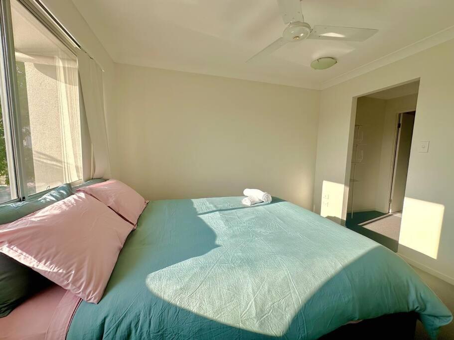 Modern Homely Townhouse with Pool Access & Free WIFI