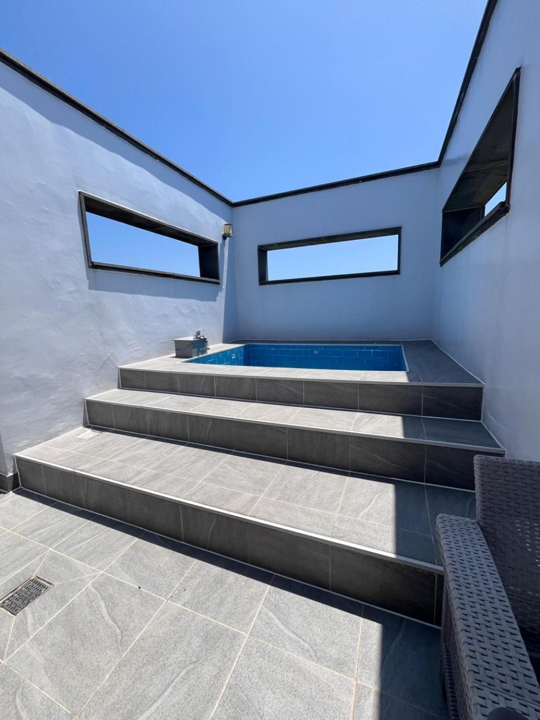 Outdoor Jacuzzi Detached House jejumodo1 view 2