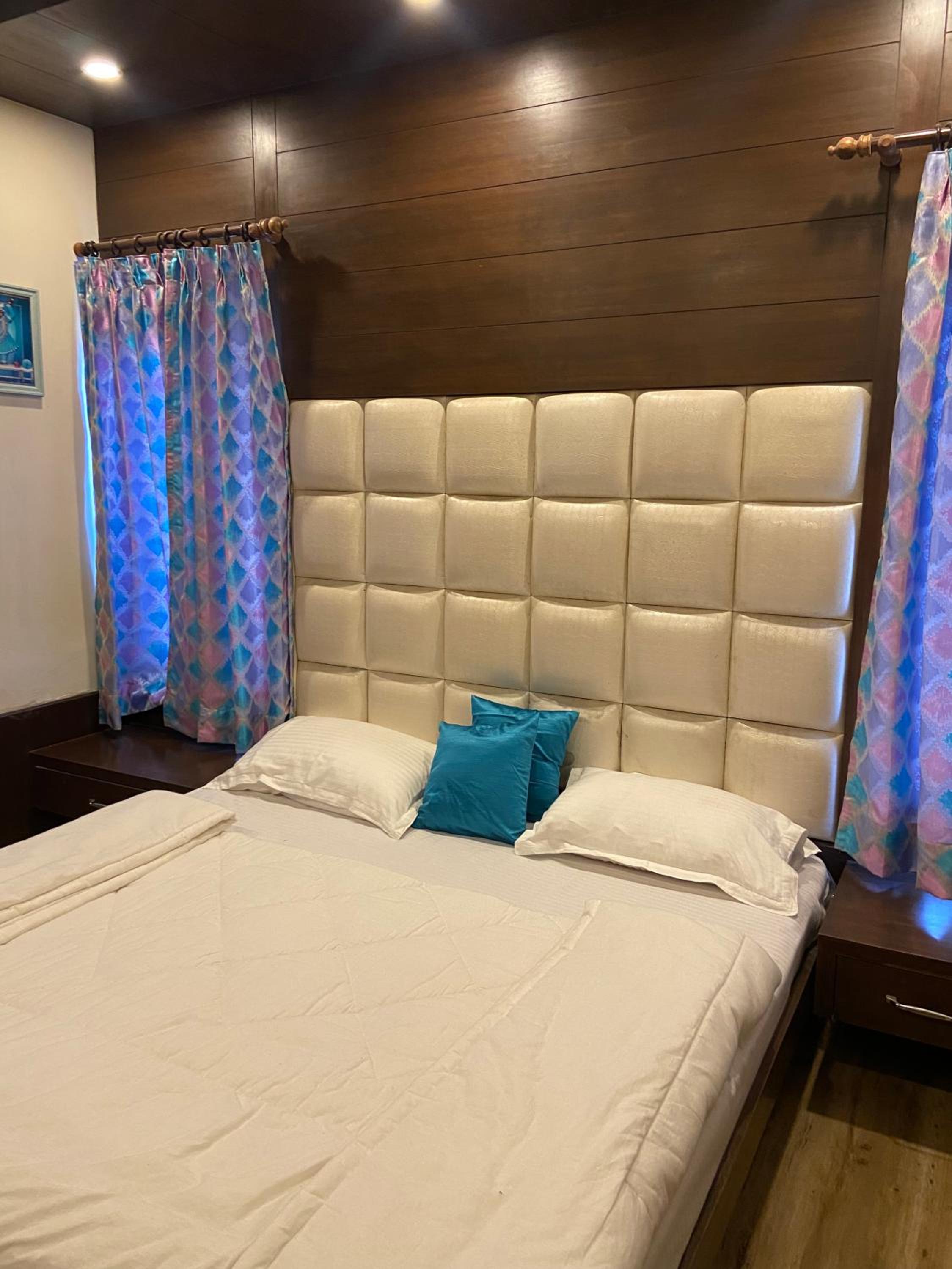 Sunset Suite - 2BR kitchen by Homeyhuts view 4