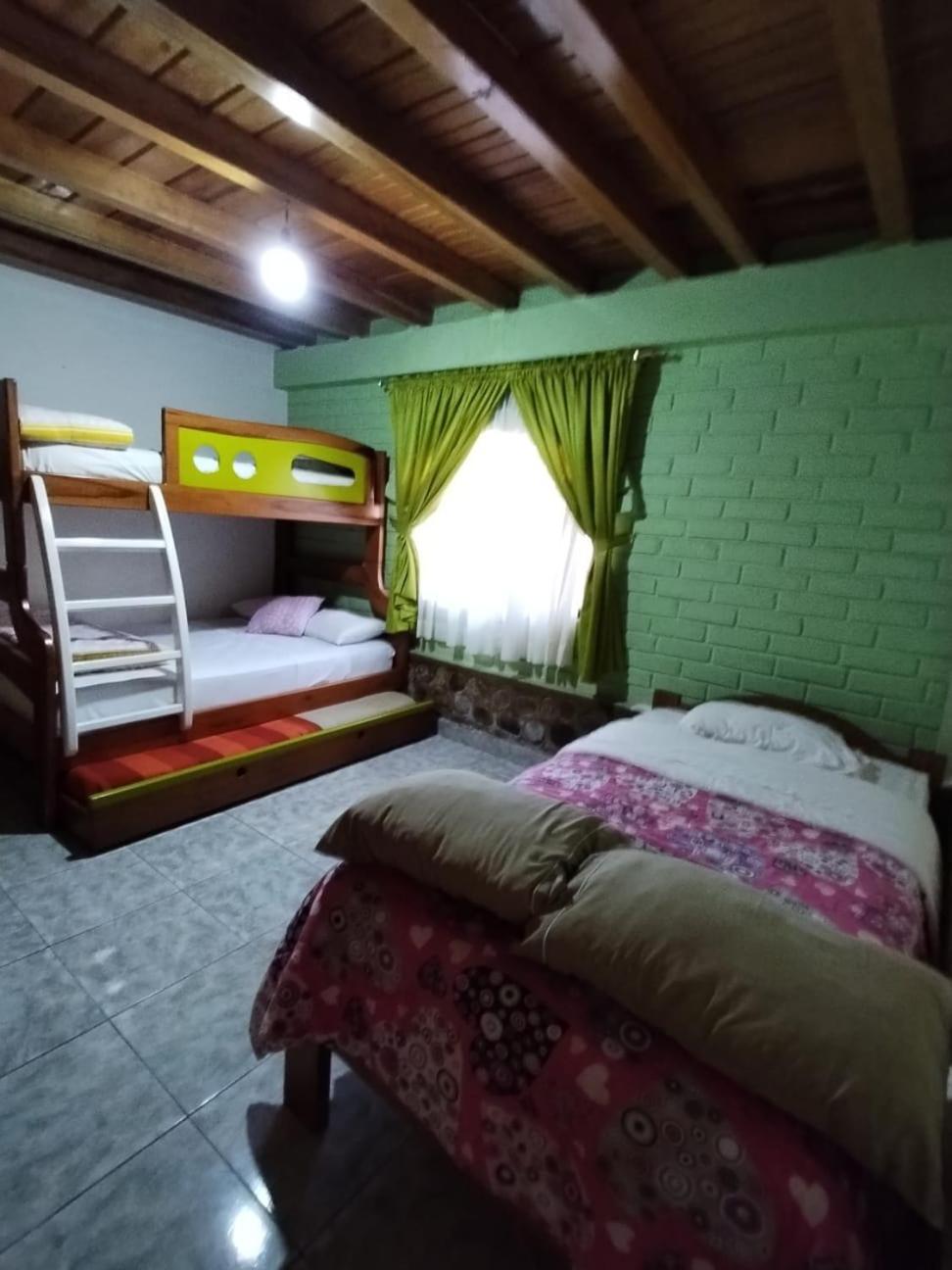 El Bosque de Mindo Hostal view 5