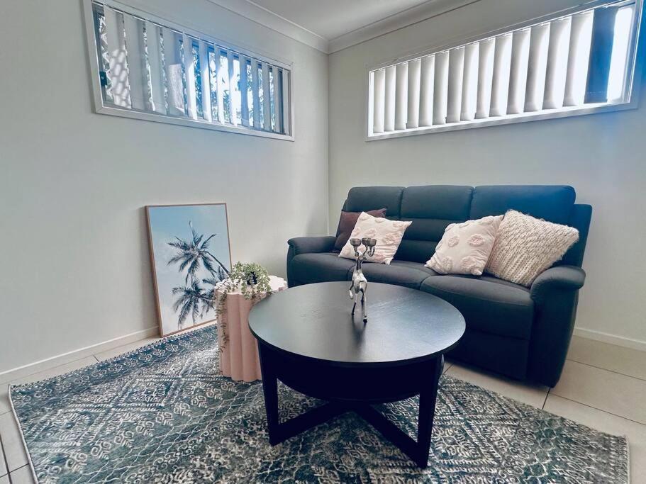 Calm Hideaway - Townhouse with Pool Access & Garage
