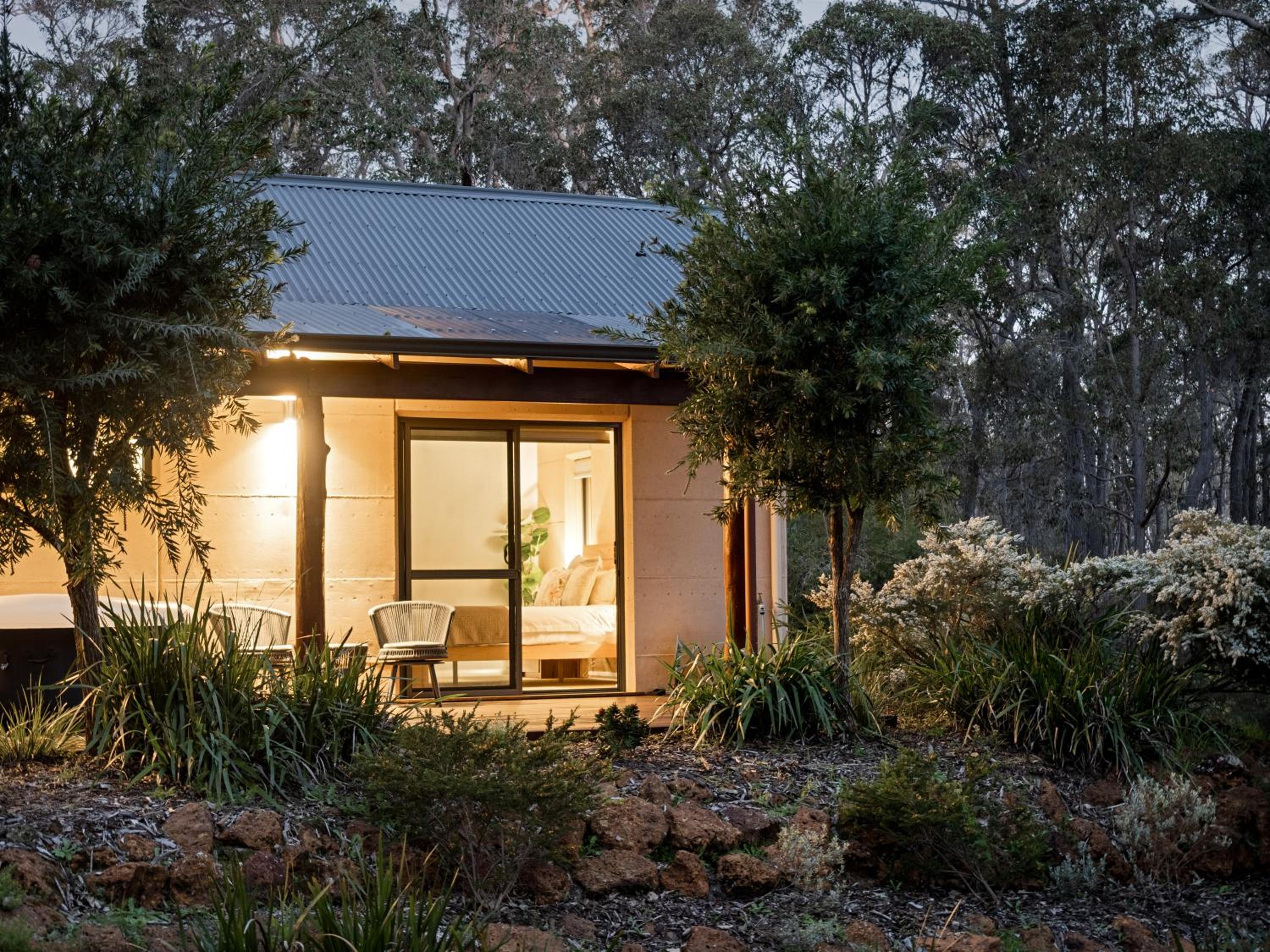 Jarrah Grove Forest Retreat - Adults Only Luxury Chalet