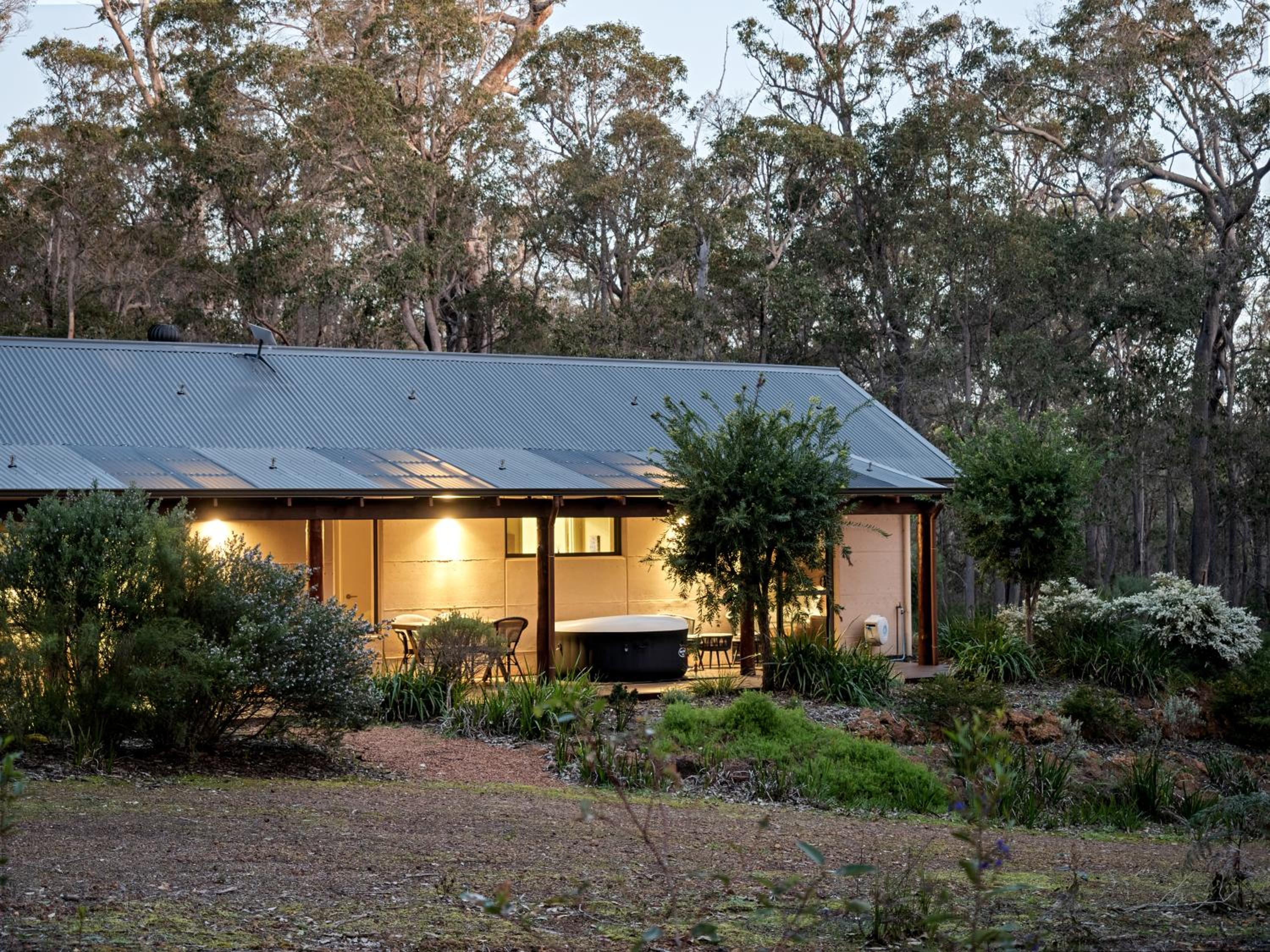 Jarrah Grove Forest Retreat - Adults Only Luxury Chalet