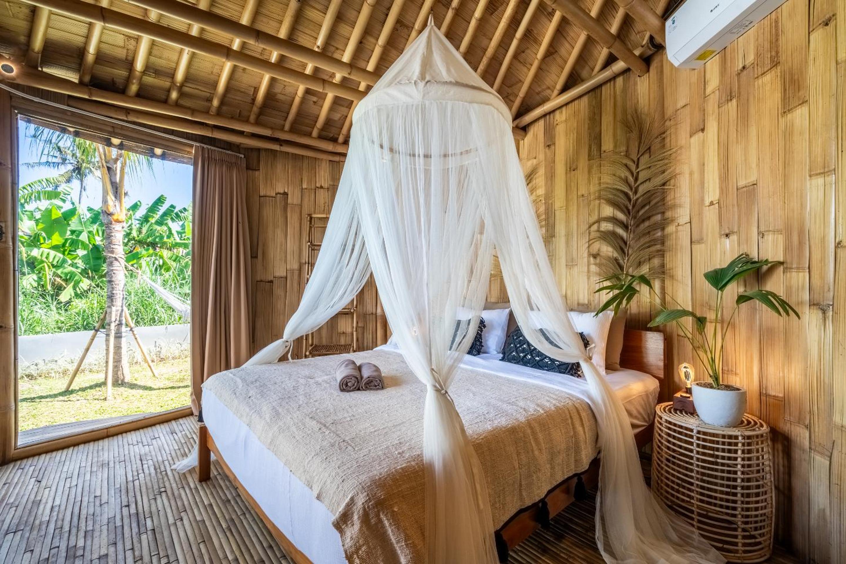 Bamboo Villa close to the beach view 2