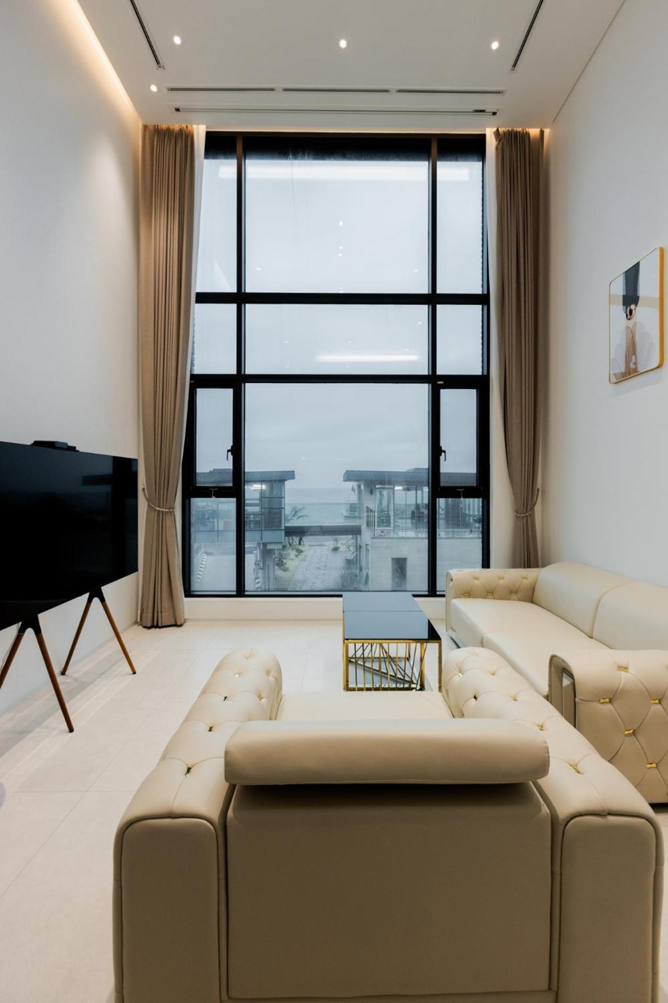 Dolphin Penthouse