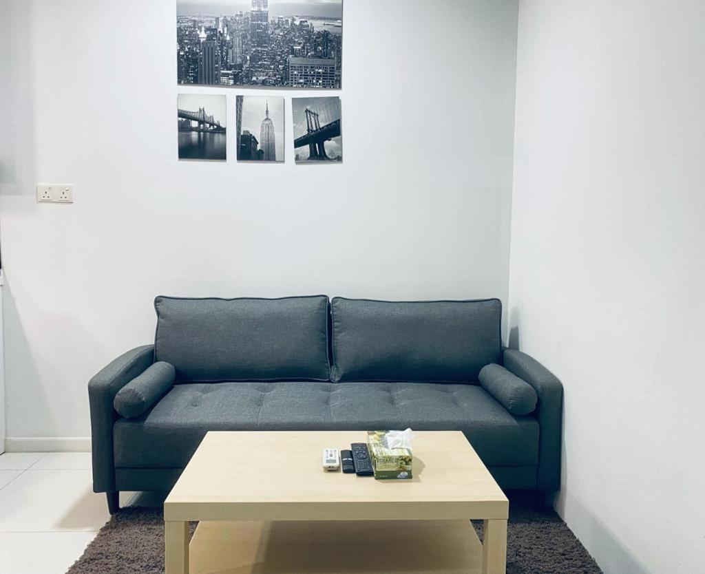 Bmchomes Mercu summer suite