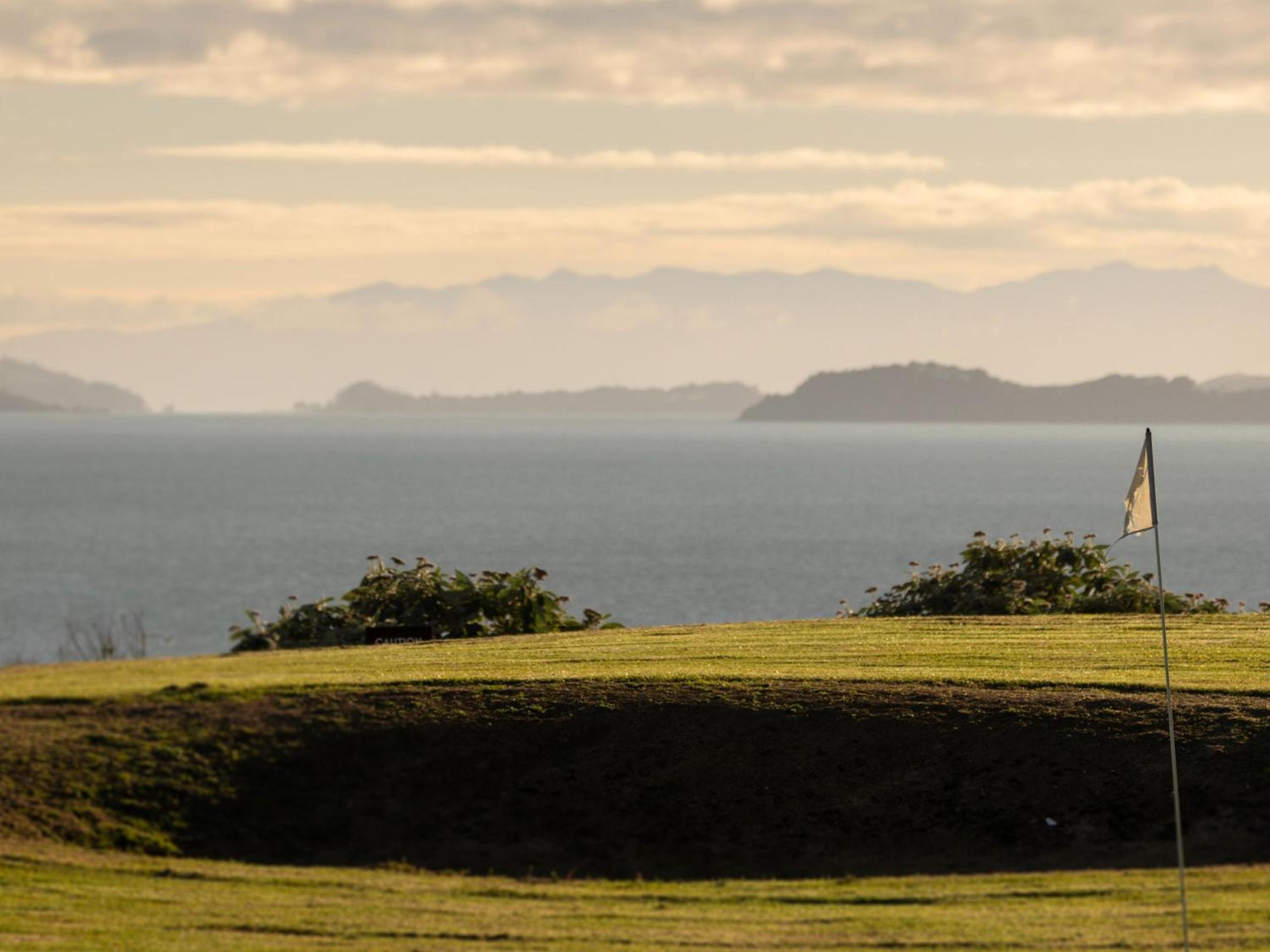 Tio Point - Clevedon Family Getaway view 4