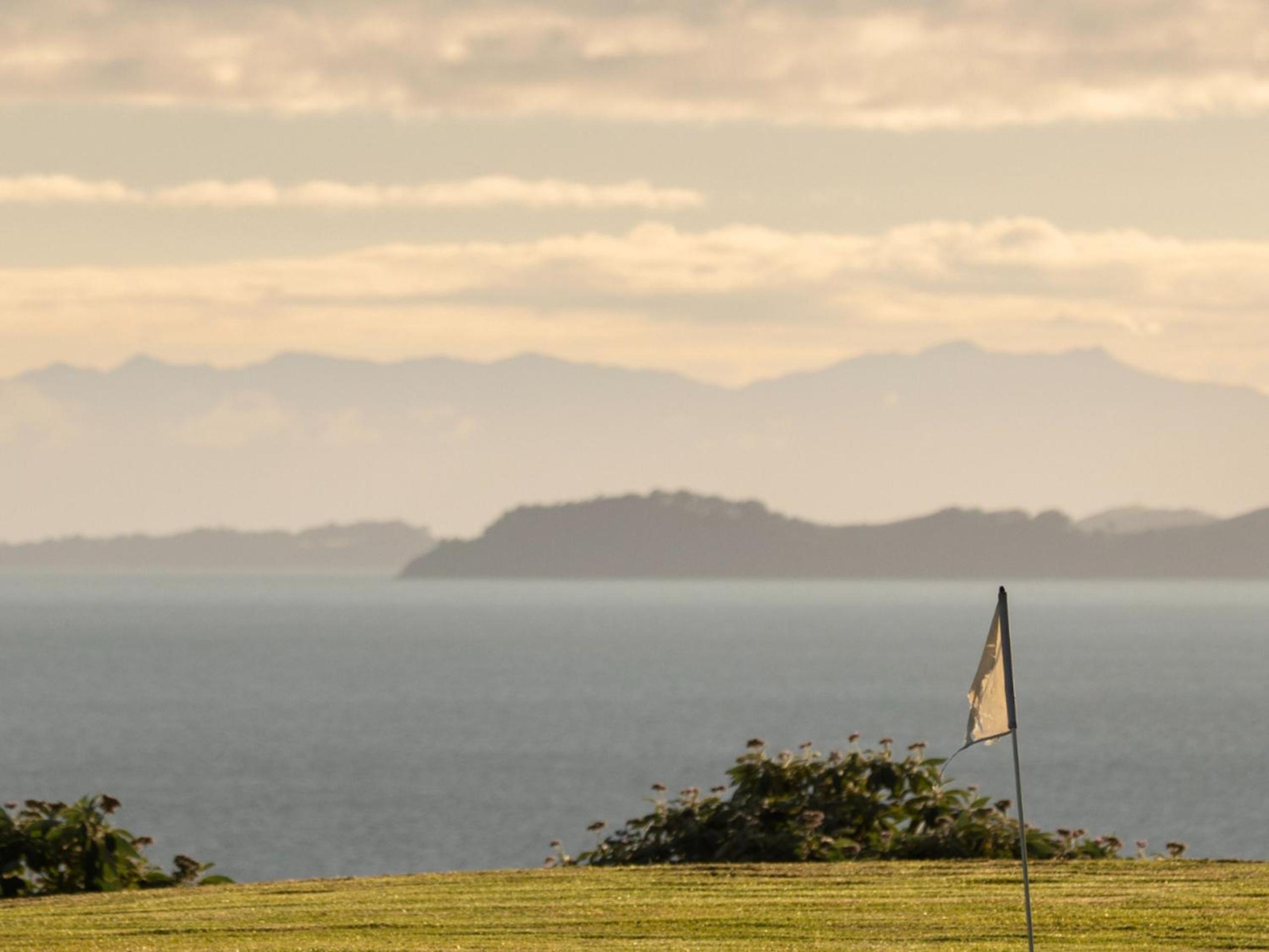 Tio Point - Clevedon Family Getaway view 3