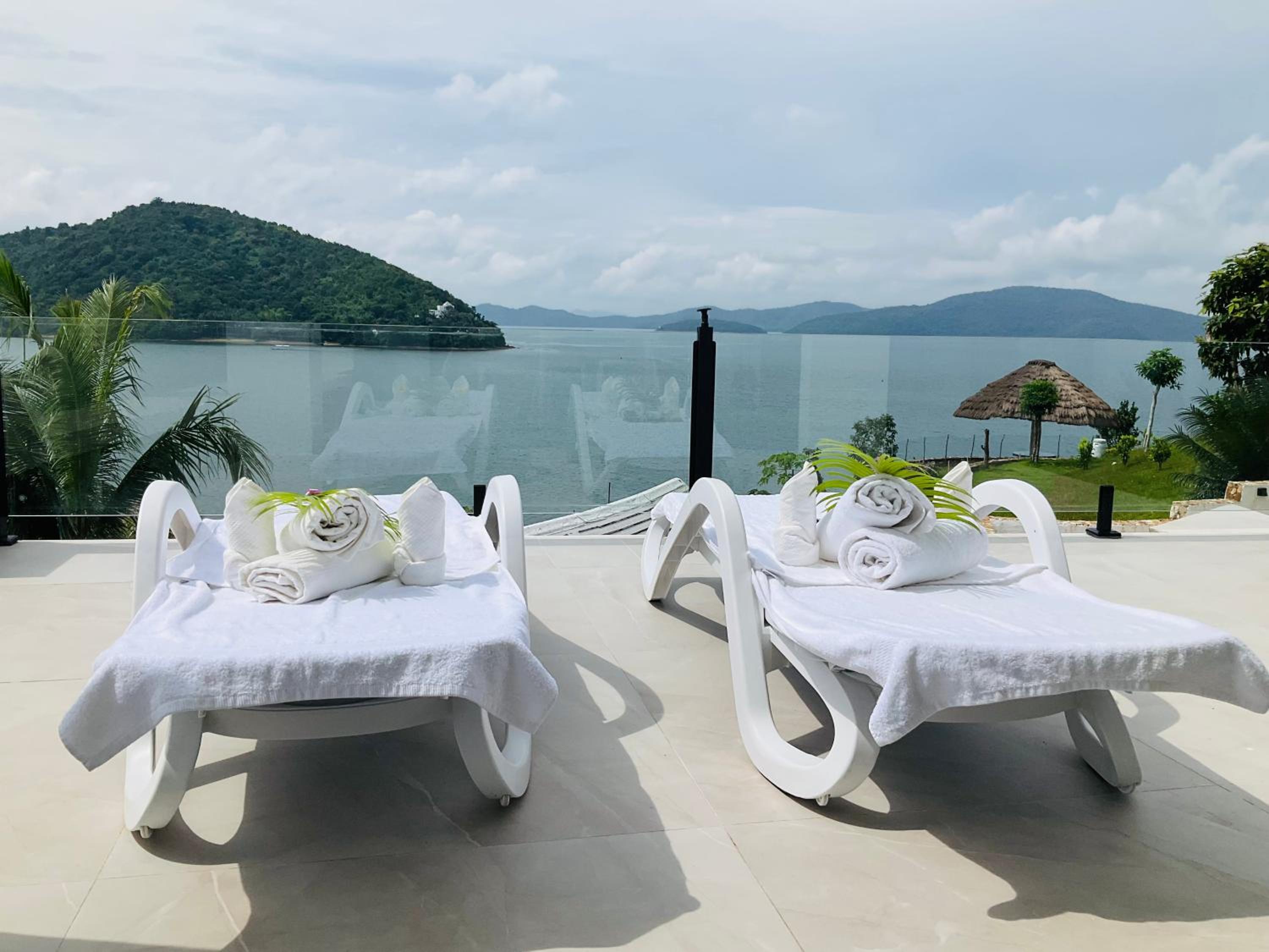 Stunning luxe 220sm villa by the sea entirely private with own pool, Busuanga - 21