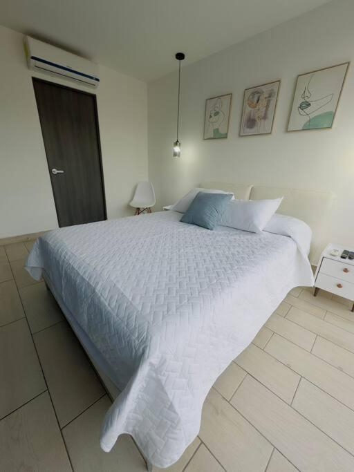 Best location in town Apt Lomas de San Francisco view 3