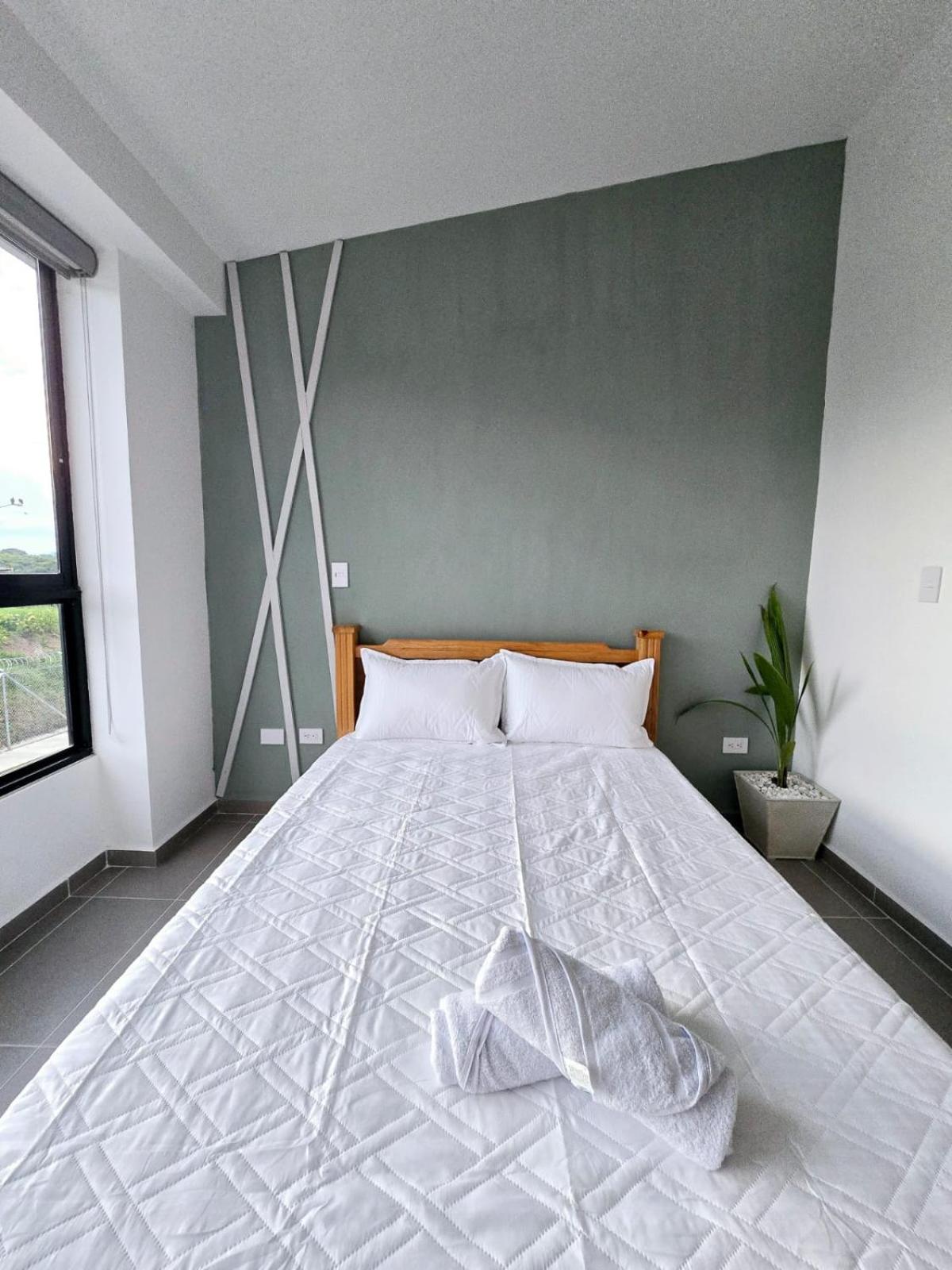 Casa Privada Vacacional a 2m del Aeropuerto Eden, 20m del Parque Del Cafe y Armenia tiene Piscina, Jacuzzi, Sauna By Molca Xperiences