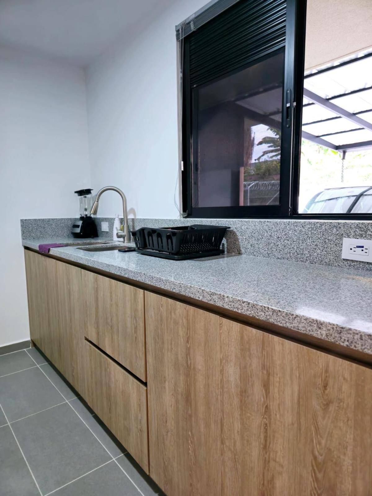 Casa Privada Vacacional a 2m del Aeropuerto Eden, 20m del Parque Del Cafe y Armenia tiene Piscina, Jacuzzi, Sauna By Molca Xperiences