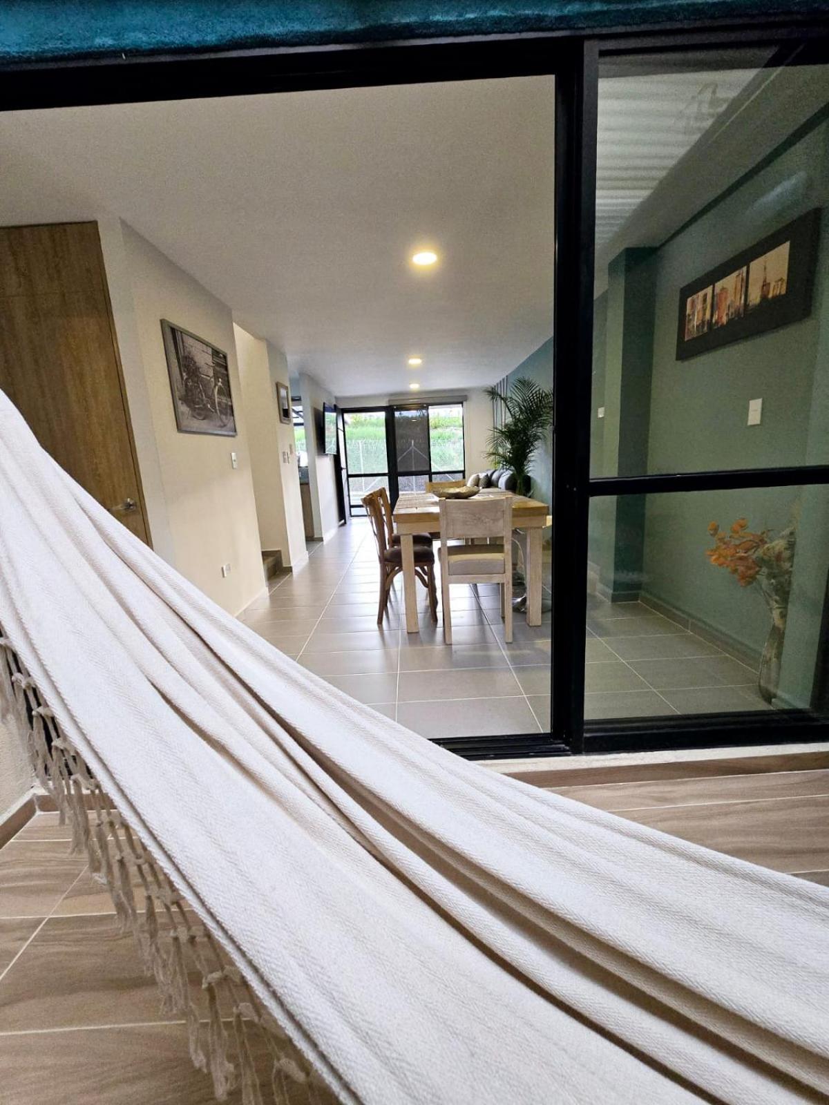 Casa Privada Vacacional a 2m del Aeropuerto Eden, 20m del Parque Del Cafe y Armenia tiene Piscina, Jacuzzi, Sauna By Molca Xperiences