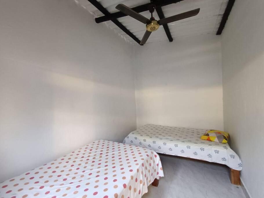hostal LIFE BLUE frente a la playa
