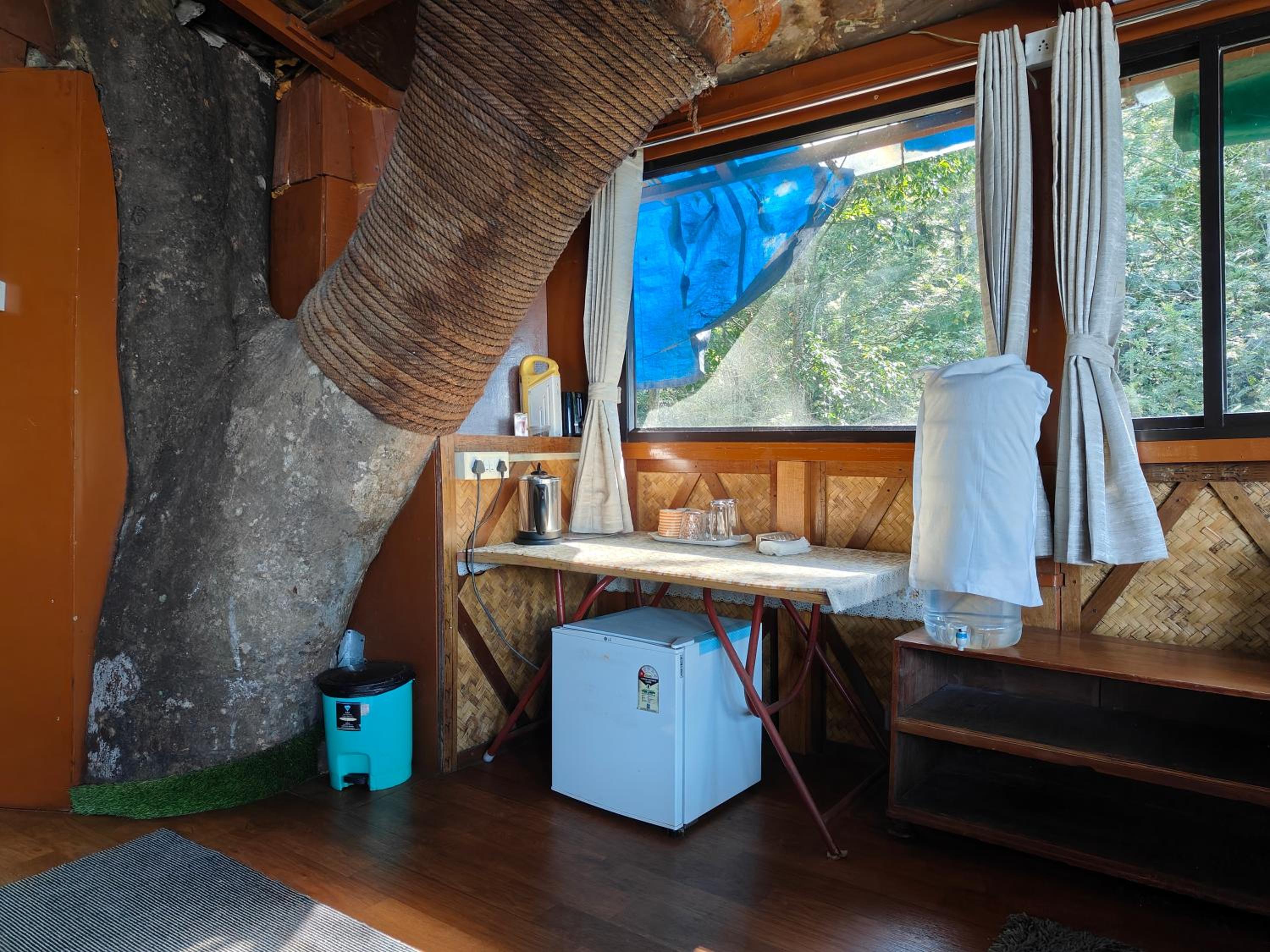 Tipperary Treehouse with Valley View