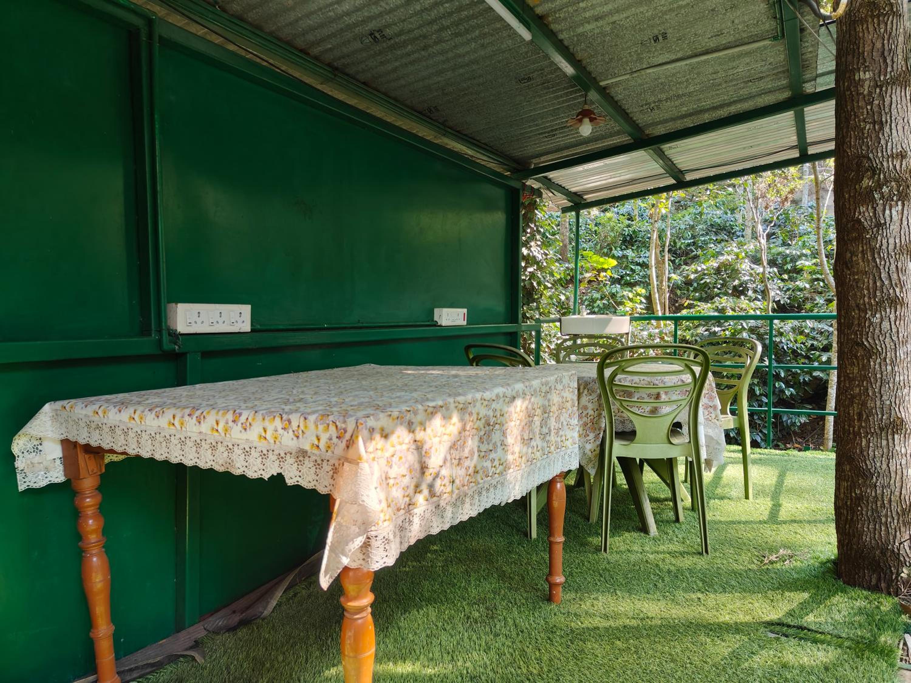 Tipperary Treehouse with Valley View