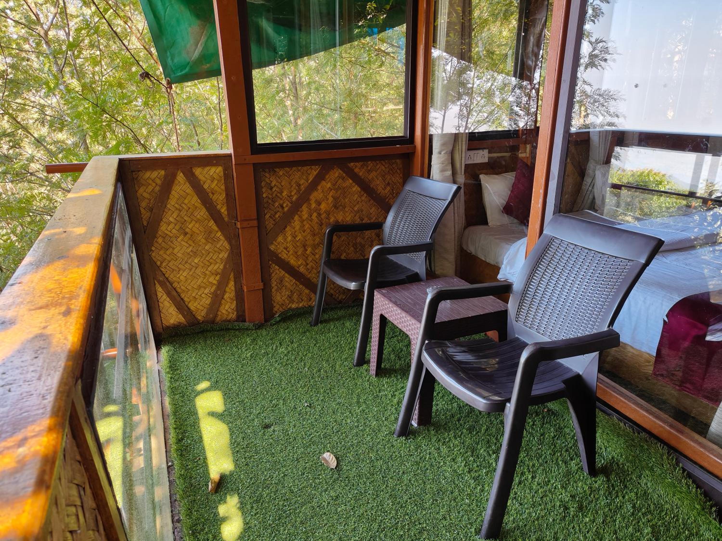 Tipperary Treehouse with Valley View