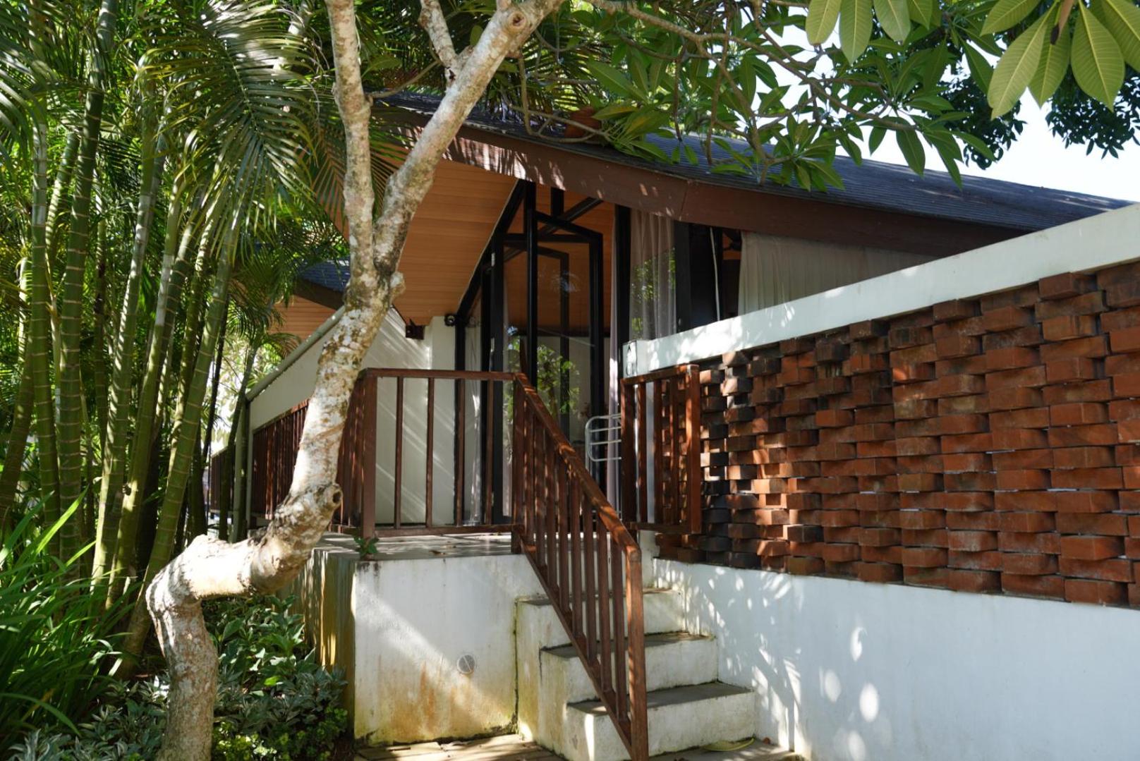Villa Dancing Garden