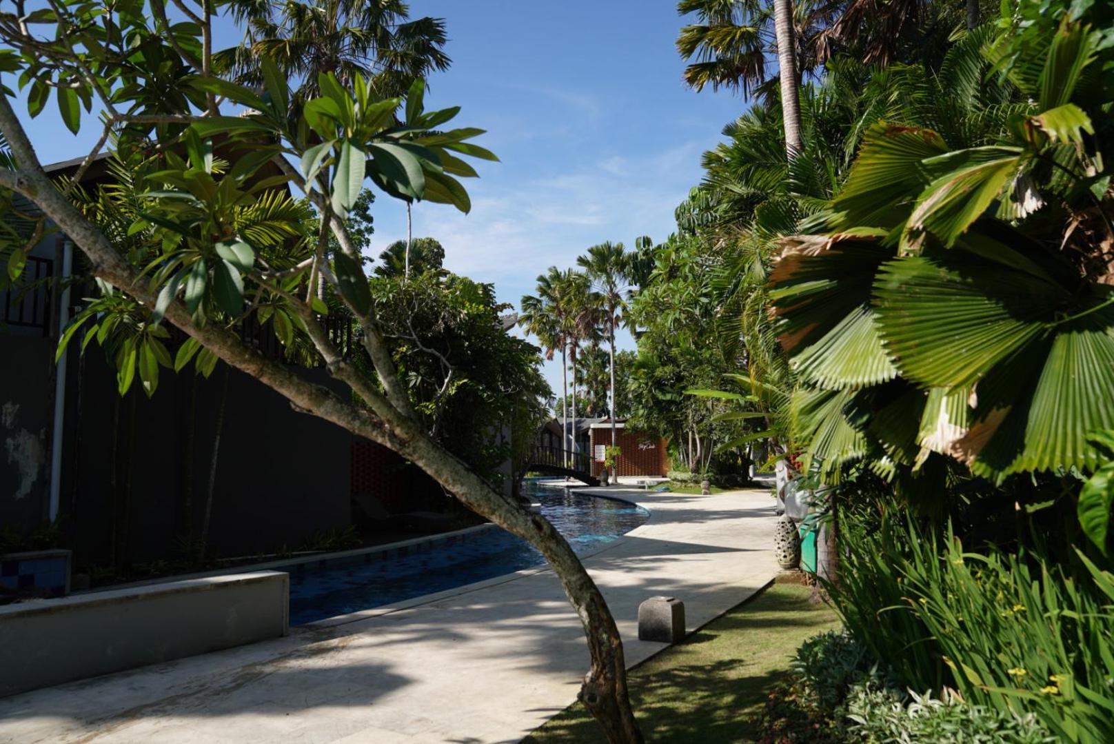 Villa Dancing Garden