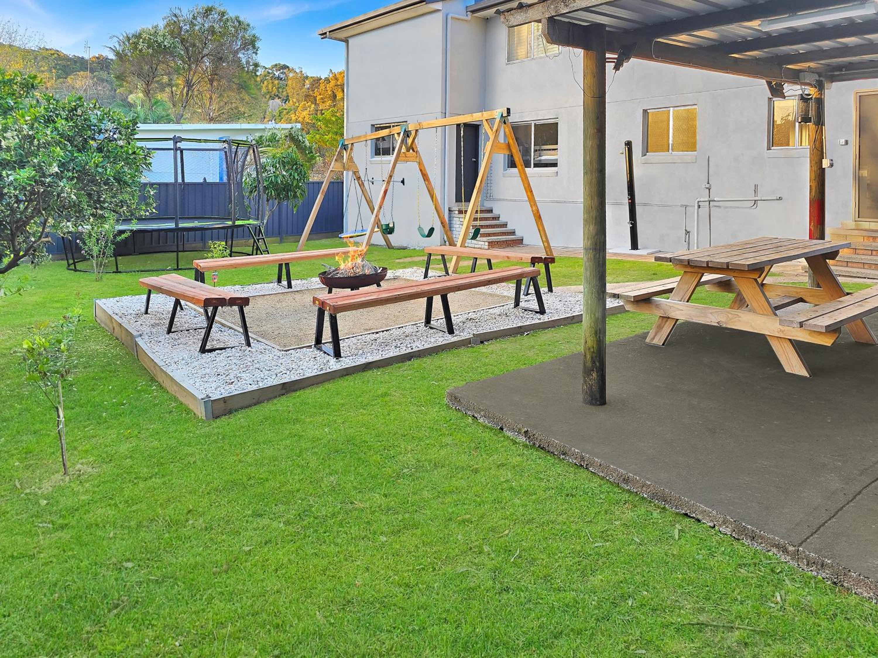 Skyes Beach House Malua Bay - Downstairs Only - The Escape