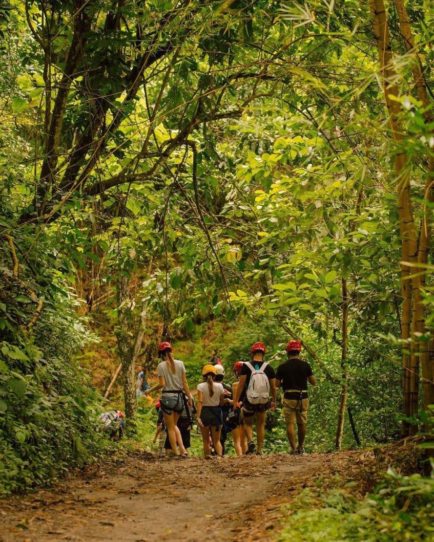 Cascada escondida glamping