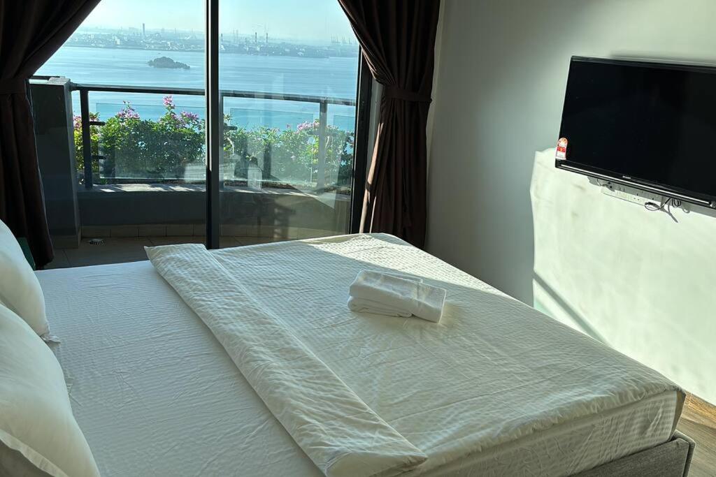 Carnelian Tower Hotel at ForestCity 4113 with WIFI photo 1