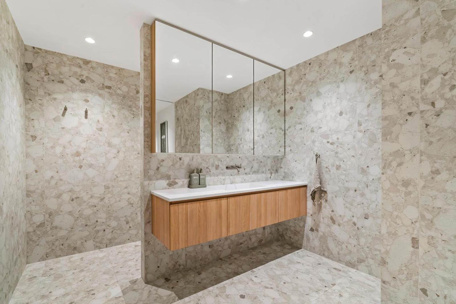 Luxe Condo at Alex Beach