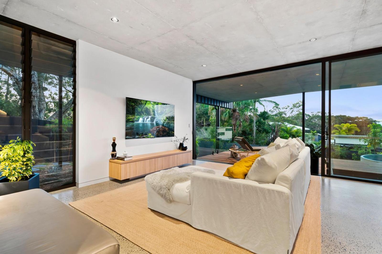 Luxe Condo at Alex Beach