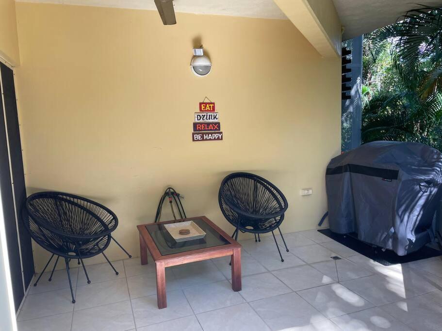 2 bedroom 2 bath Treetop Escape close to the city