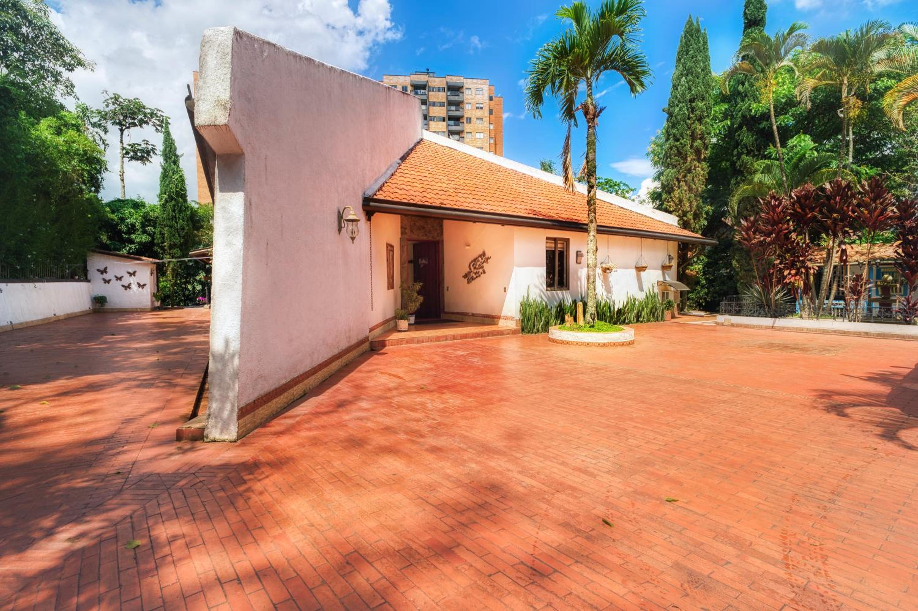 Nice Mansion AC 6BR Pool,Básquet,Playground,Games