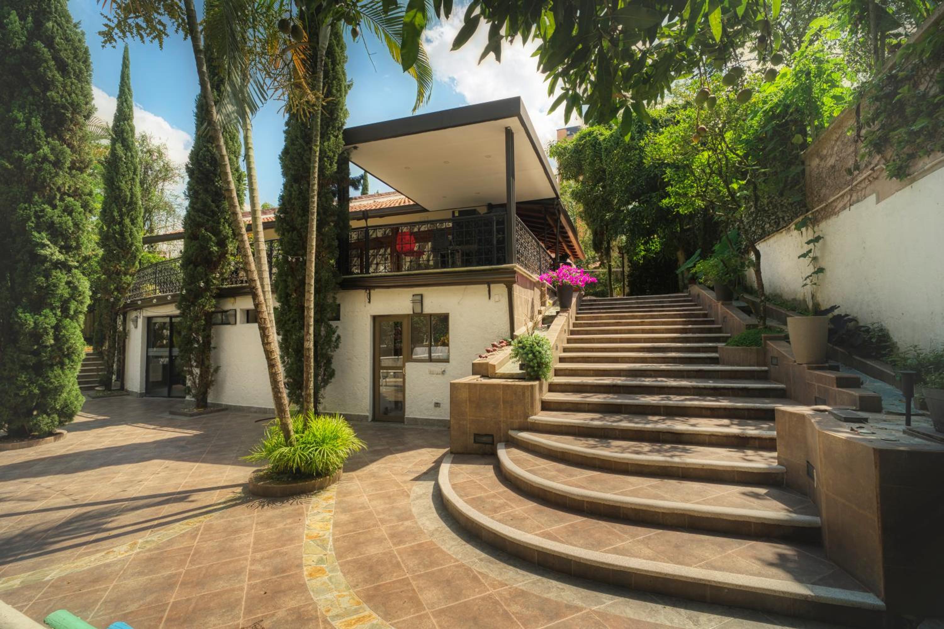 Nice Mansion AC 6BR Pool,Básquet,Playground,Games