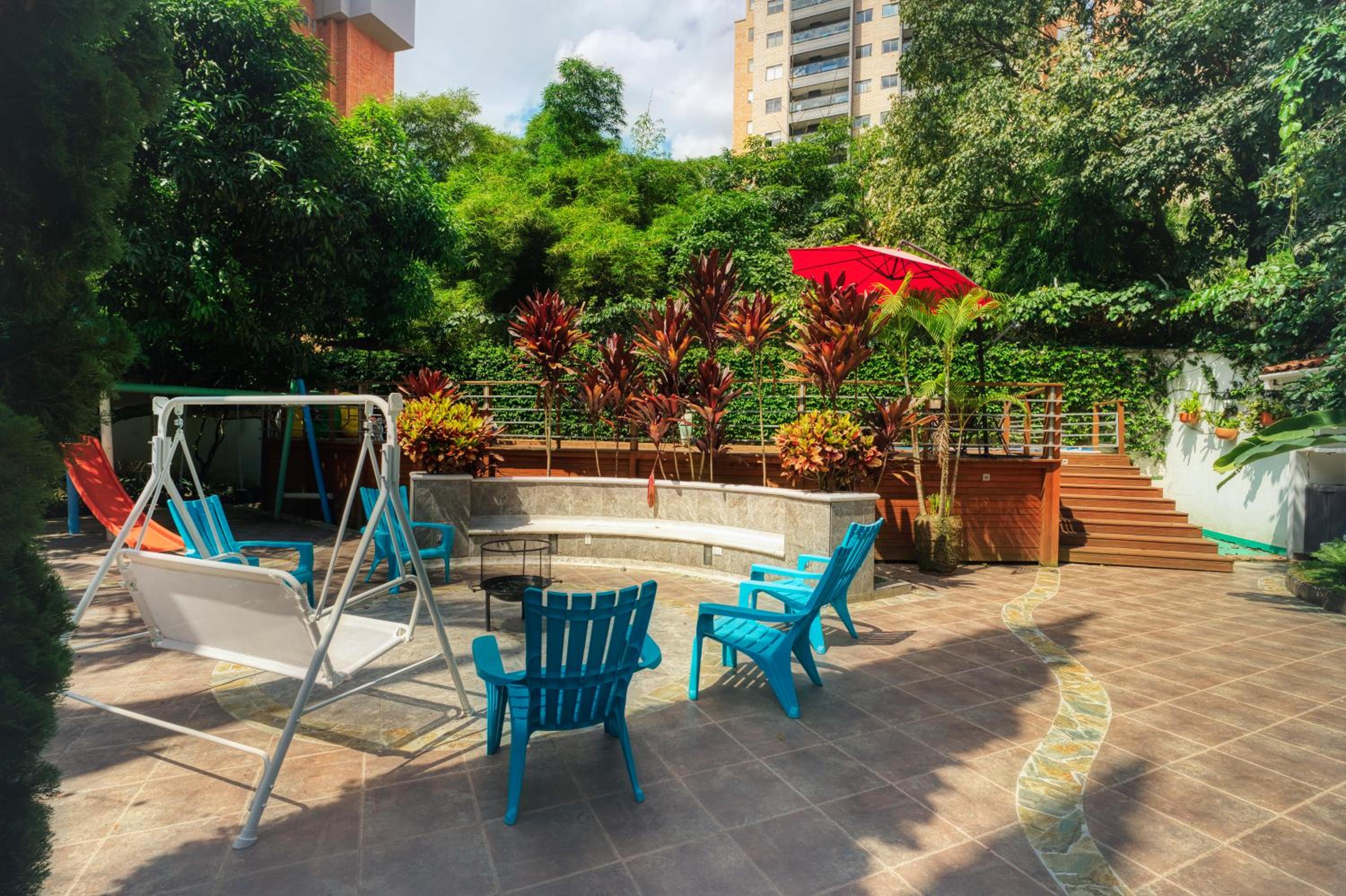 Nice Mansion AC 6BR Pool,Básquet,Playground,Games