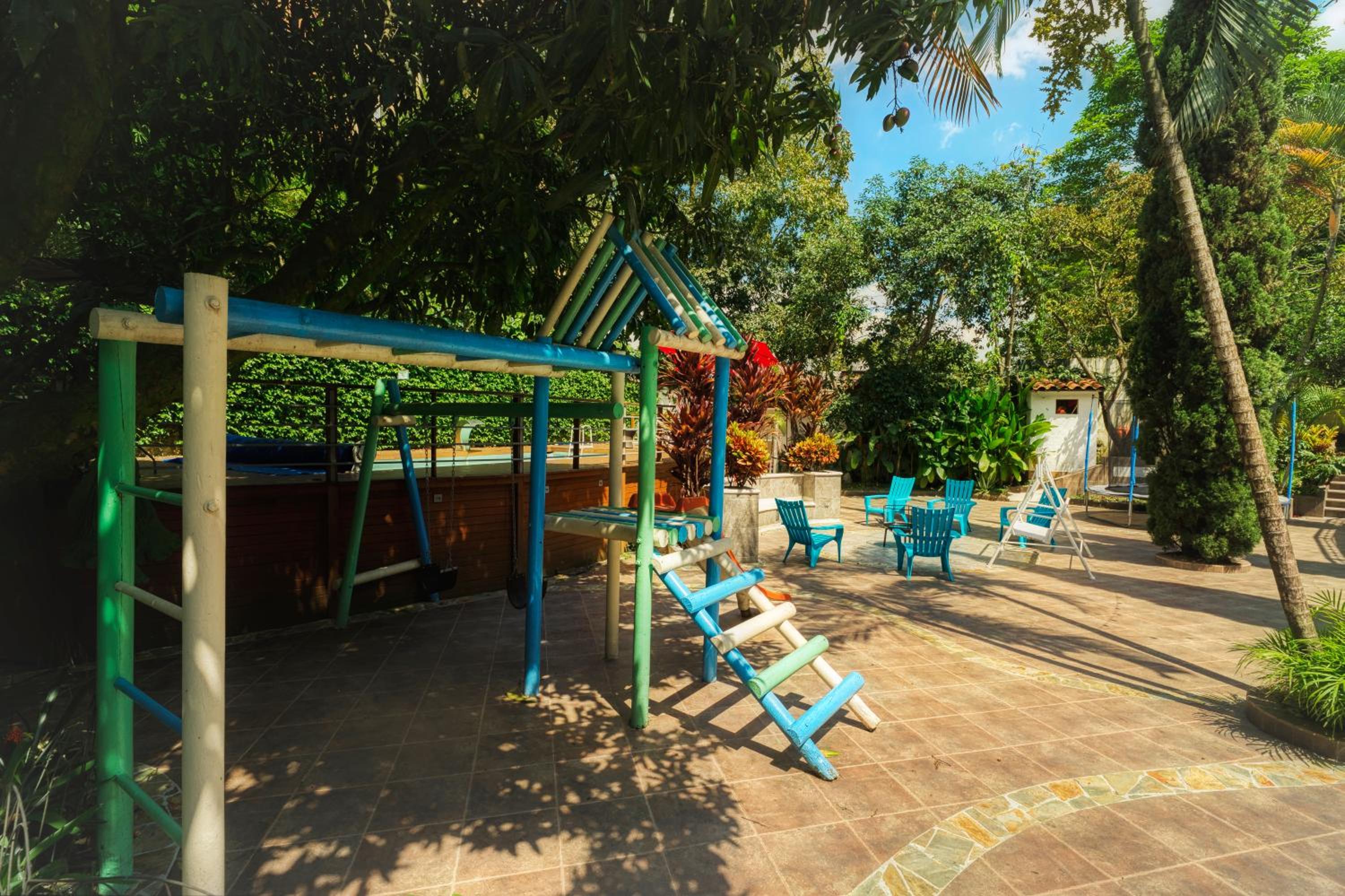 Nice Mansion AC 6BR Pool,Básquet,Playground,Games