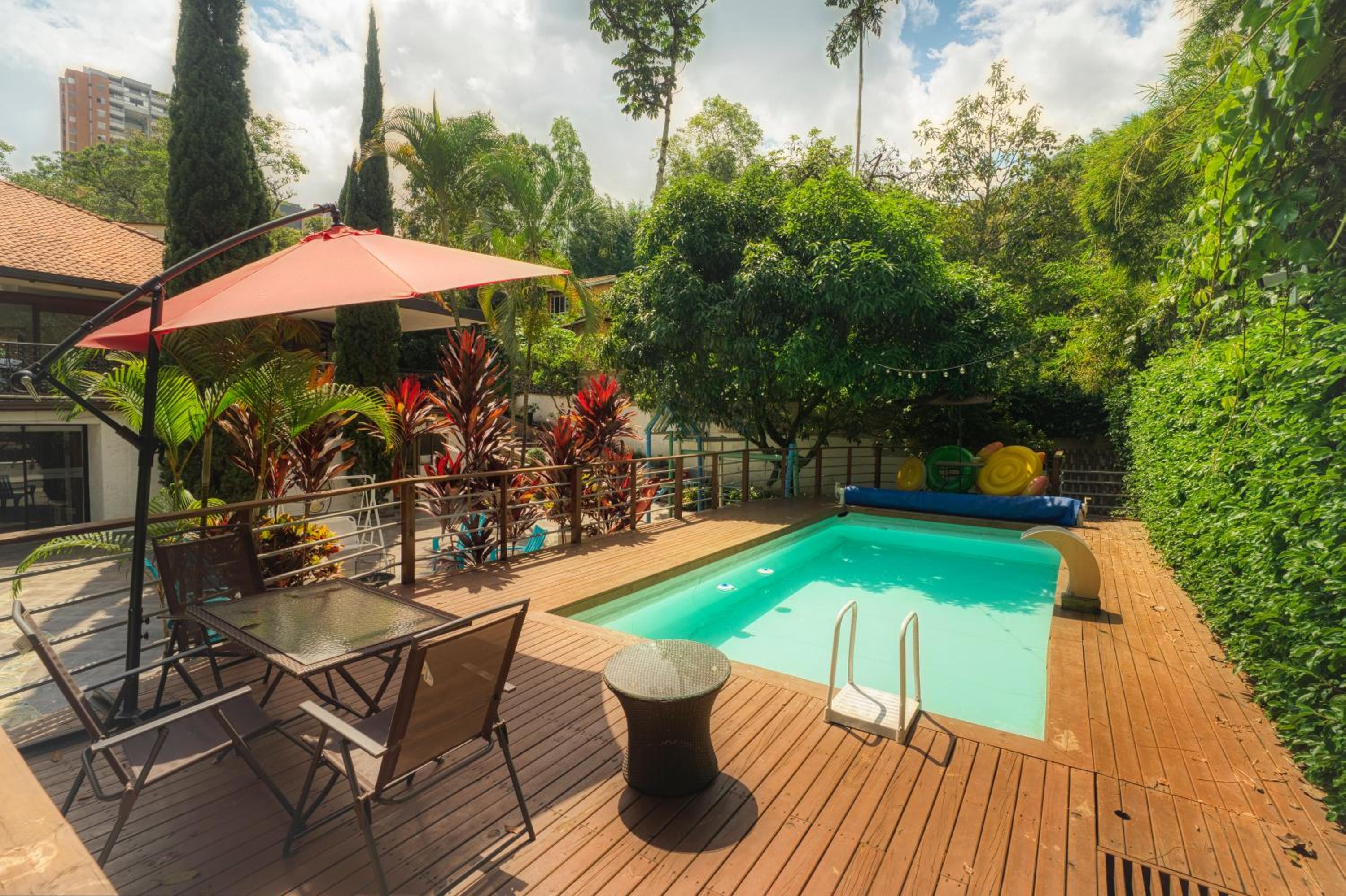 Nice Mansion AC 6BR Pool,Básquet,Playground,Games