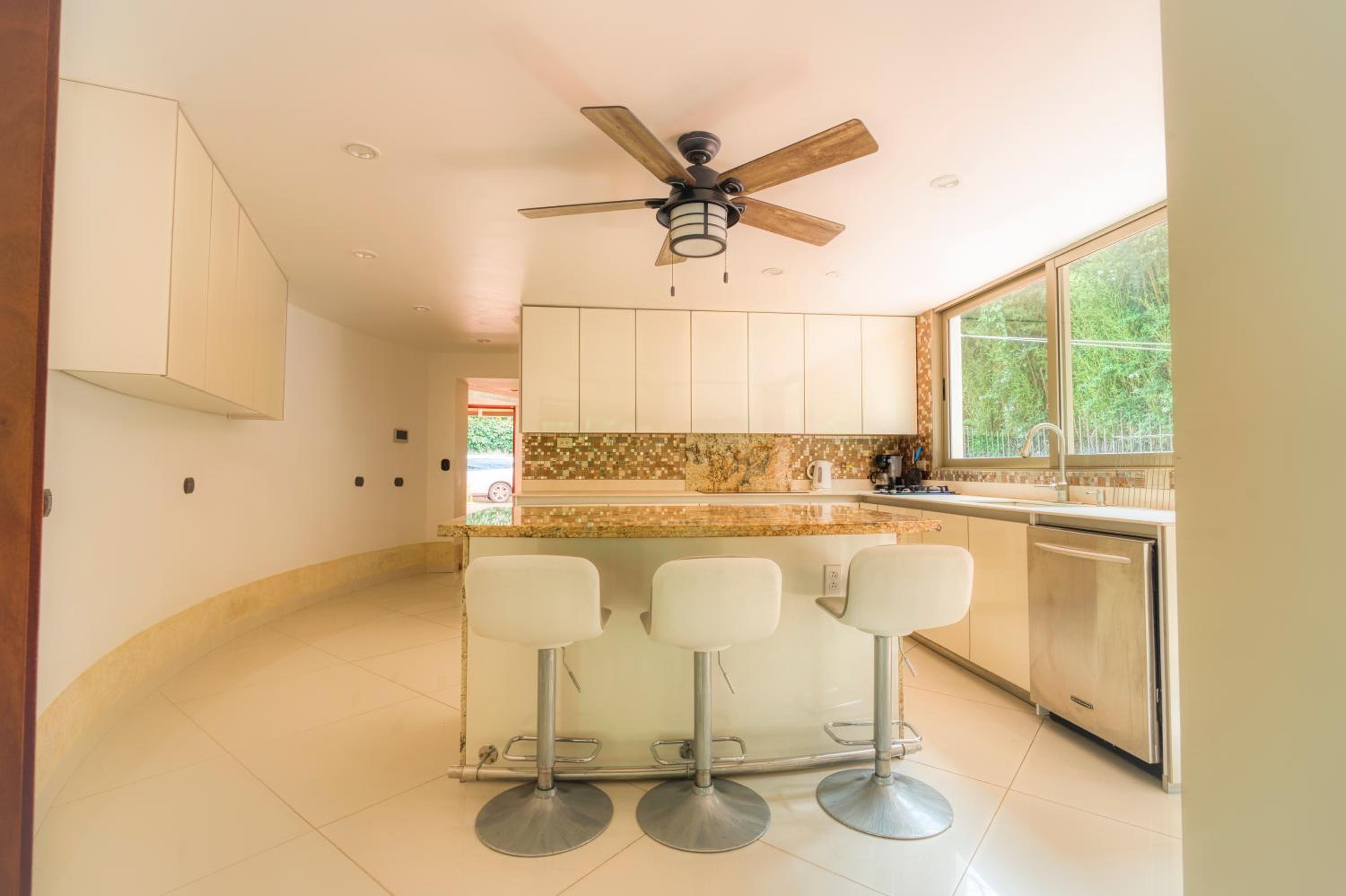 Nice Mansion AC 6BR Pool,Básquet,Playground,Games