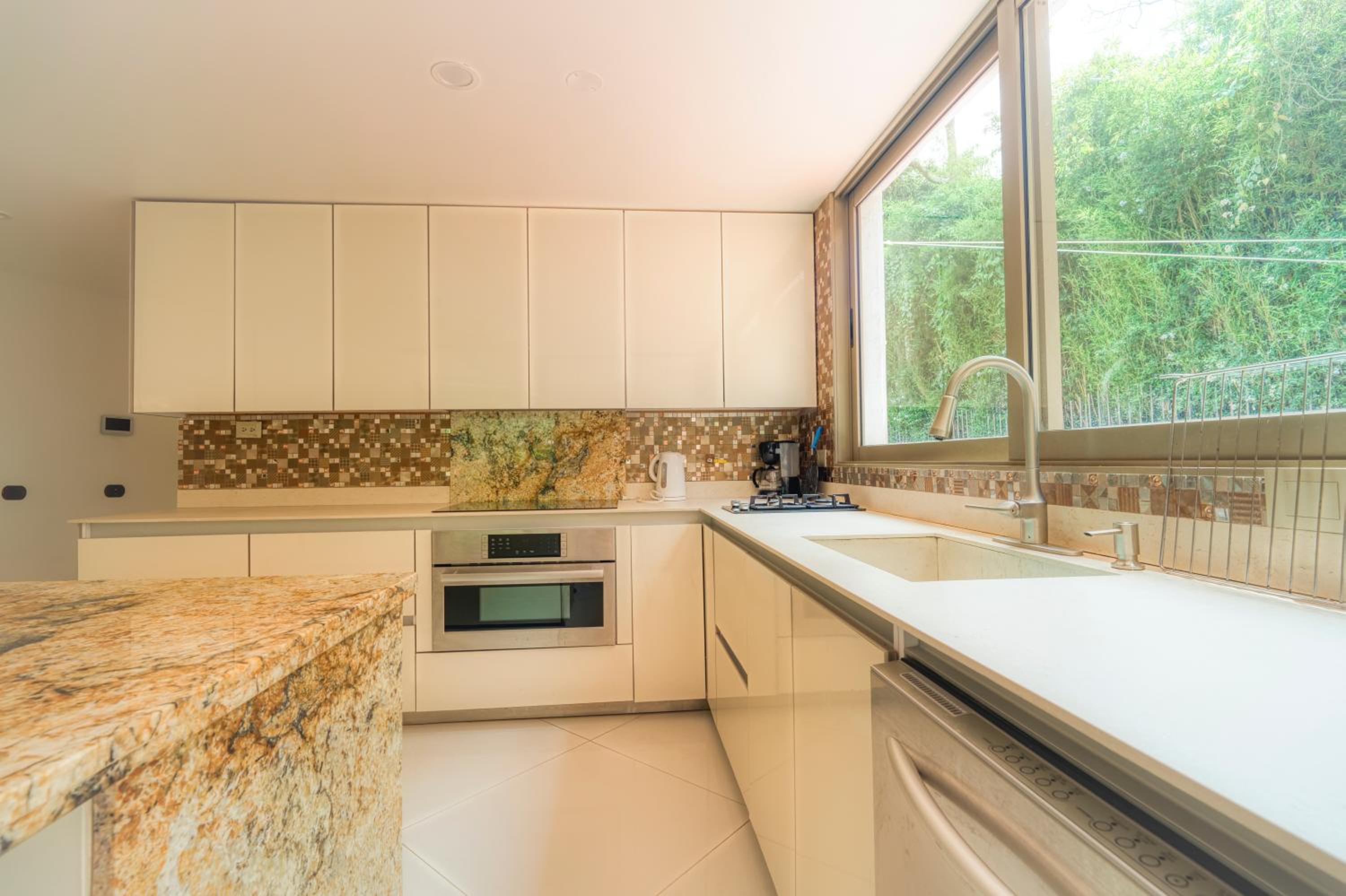 Nice Mansion AC 6BR Pool,Básquet,Playground,Games