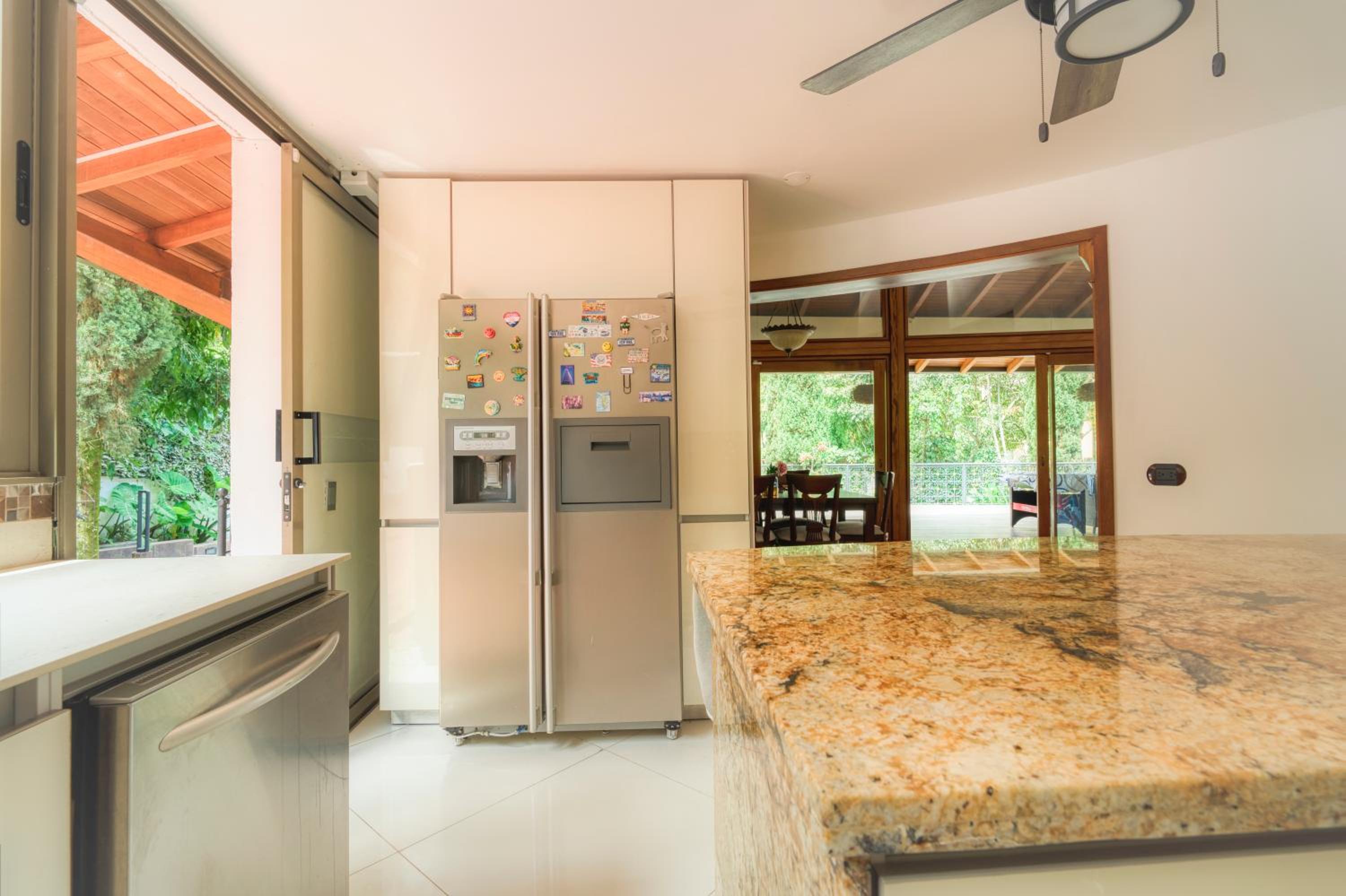 Nice Mansion AC 6BR Pool,Básquet,Playground,Games