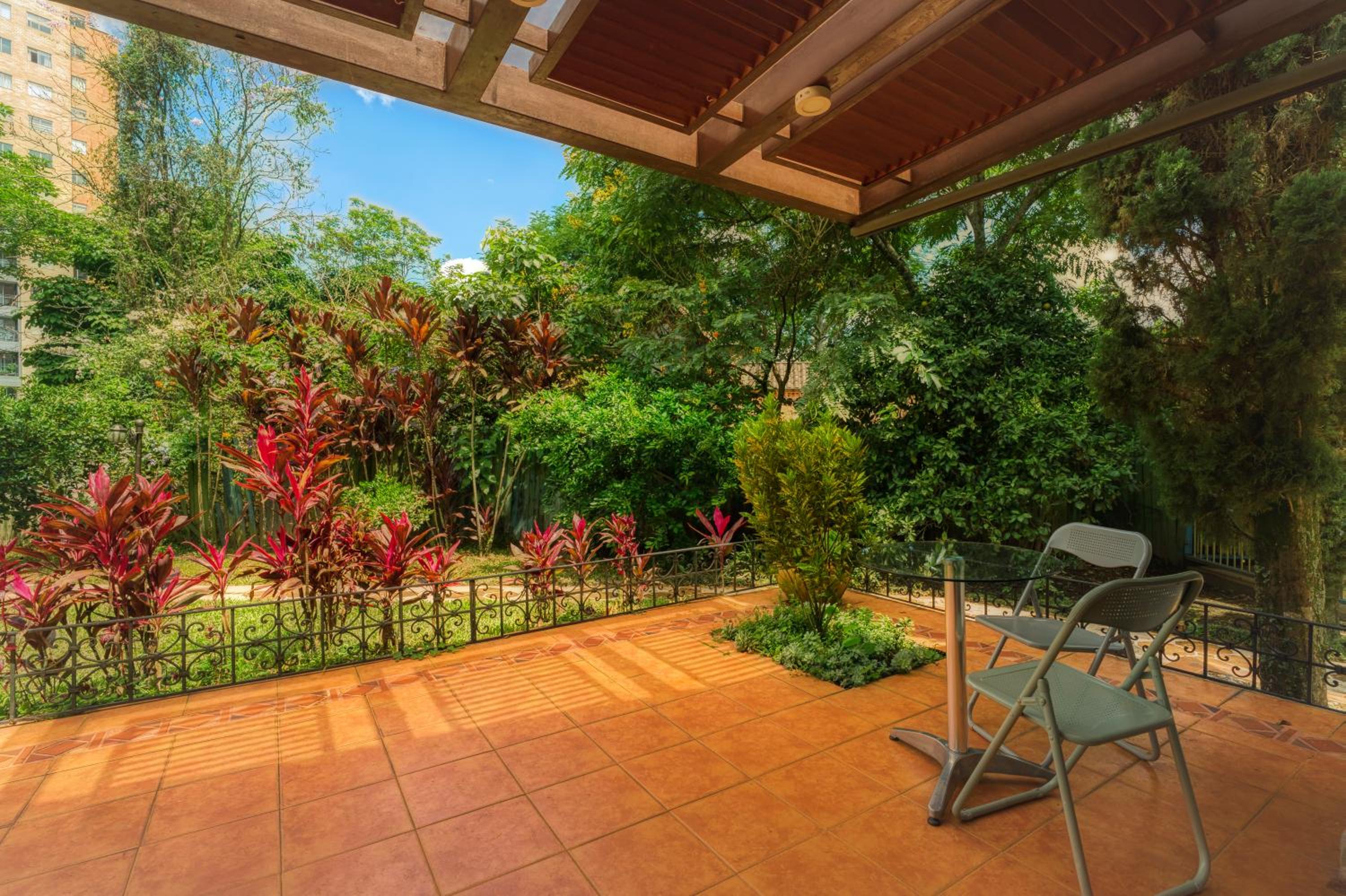 Nice Mansion AC 6BR Pool,Básquet,Playground,Games