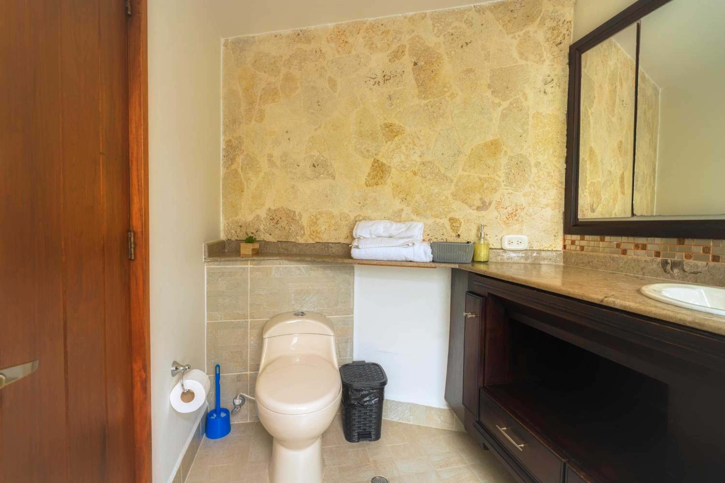 Nice Mansion AC 6BR Pool,Básquet,Playground,Games