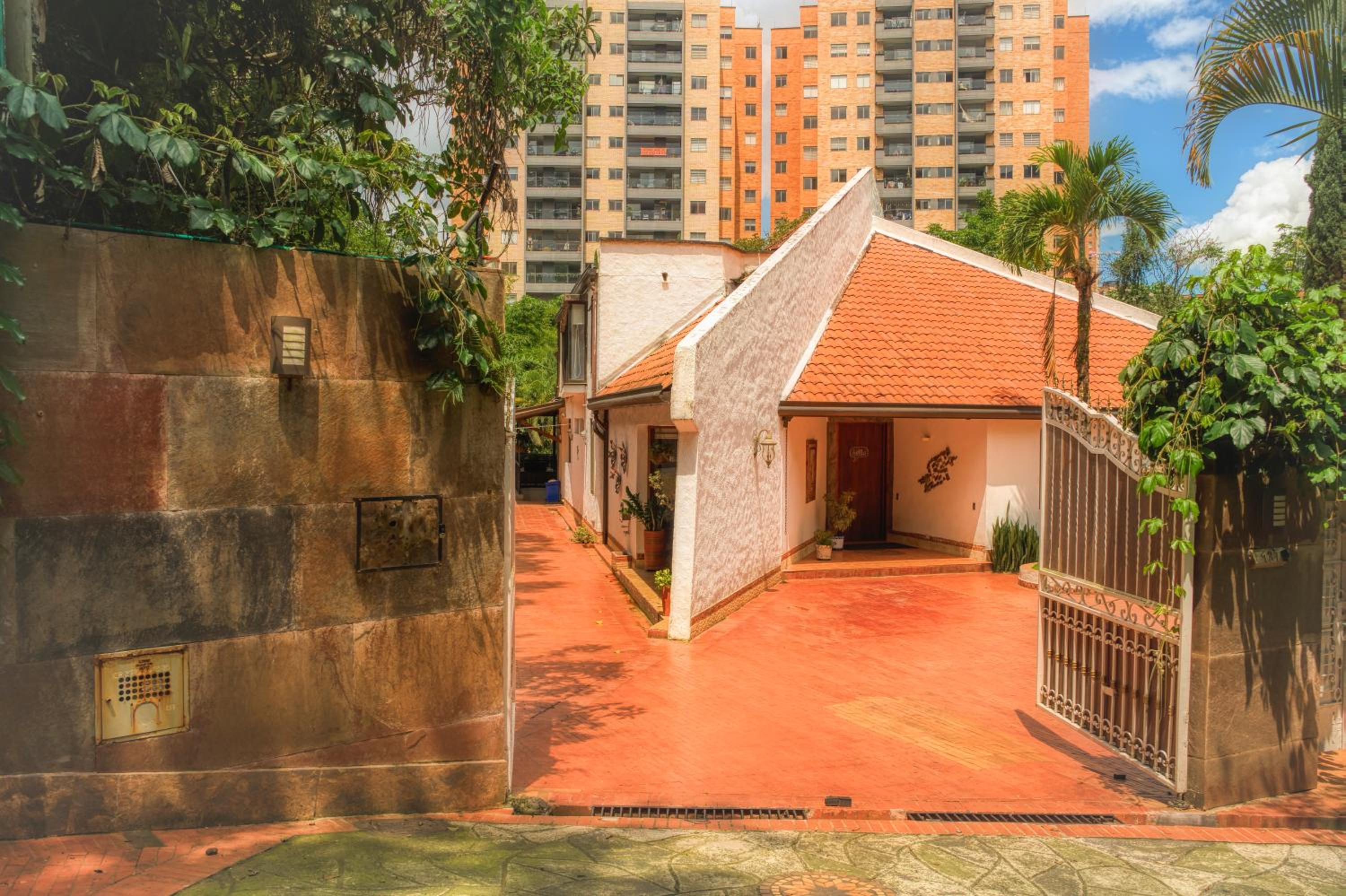 Nice Mansion AC 6BR Pool,Básquet,Playground,Games