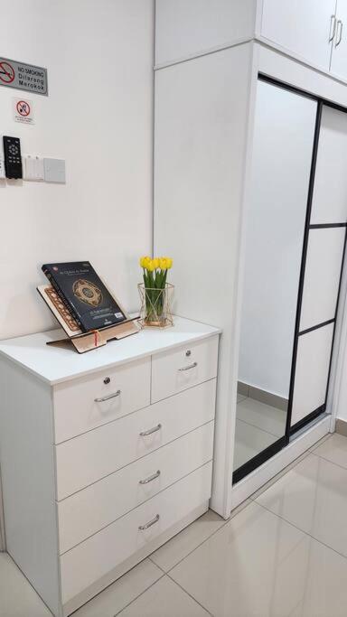 3 bedroom condo Eila Homestay in Larkin, AC, wi-fi
