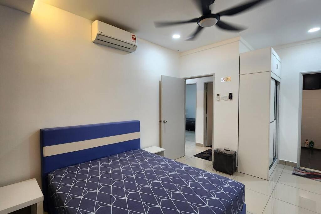 3 bedroom condo Eila Homestay in Larkin, AC, wi-fi