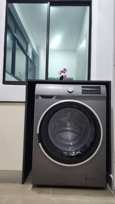 3 bedroom condo Eila Homestay in Larkin, AC, wi-fi