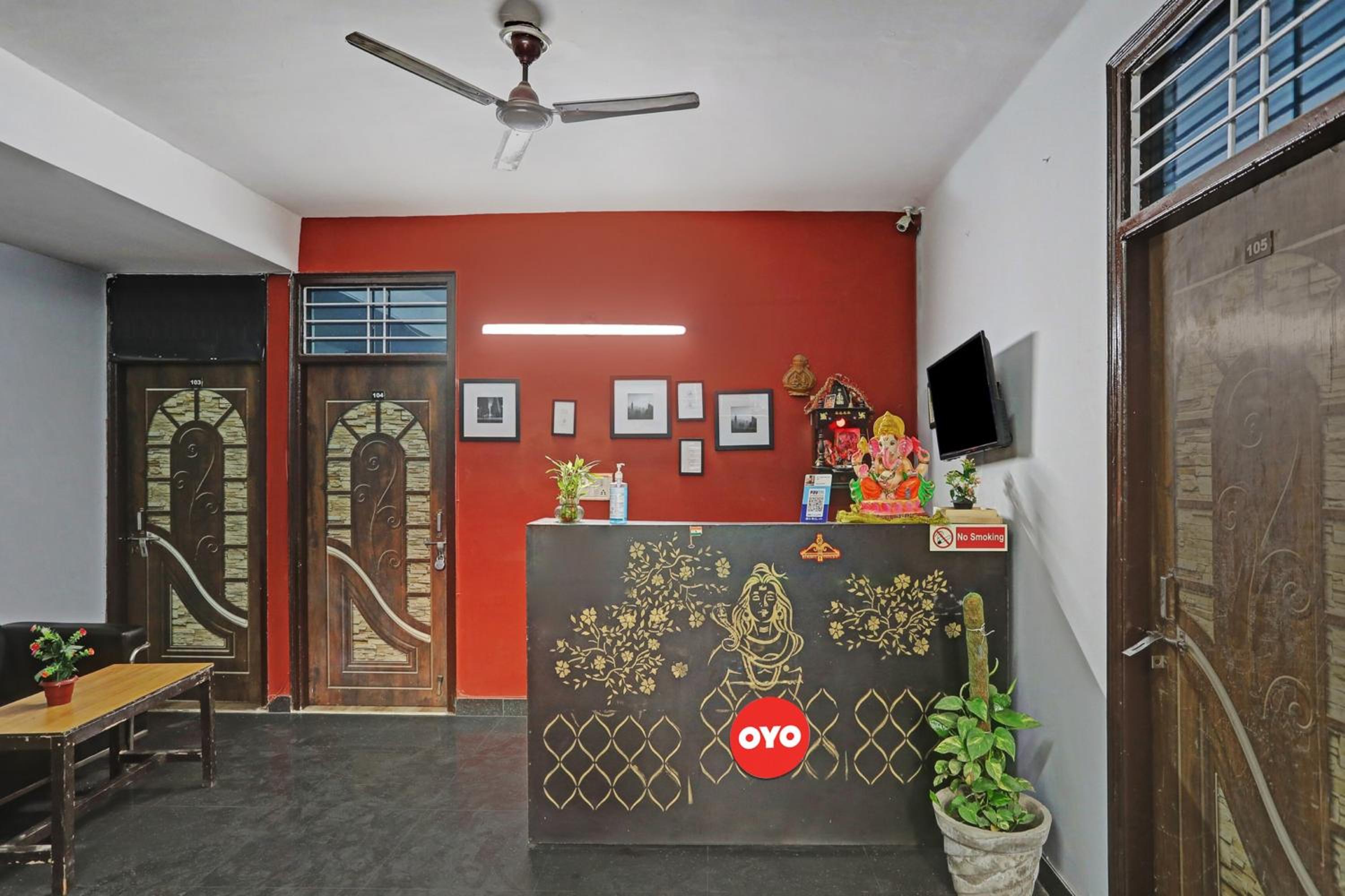 Lobby & Reception