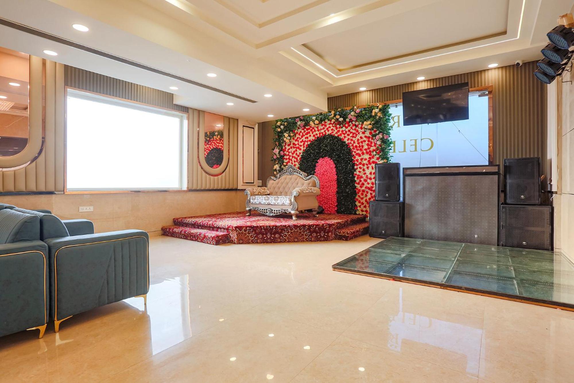 FabHotel Embrace