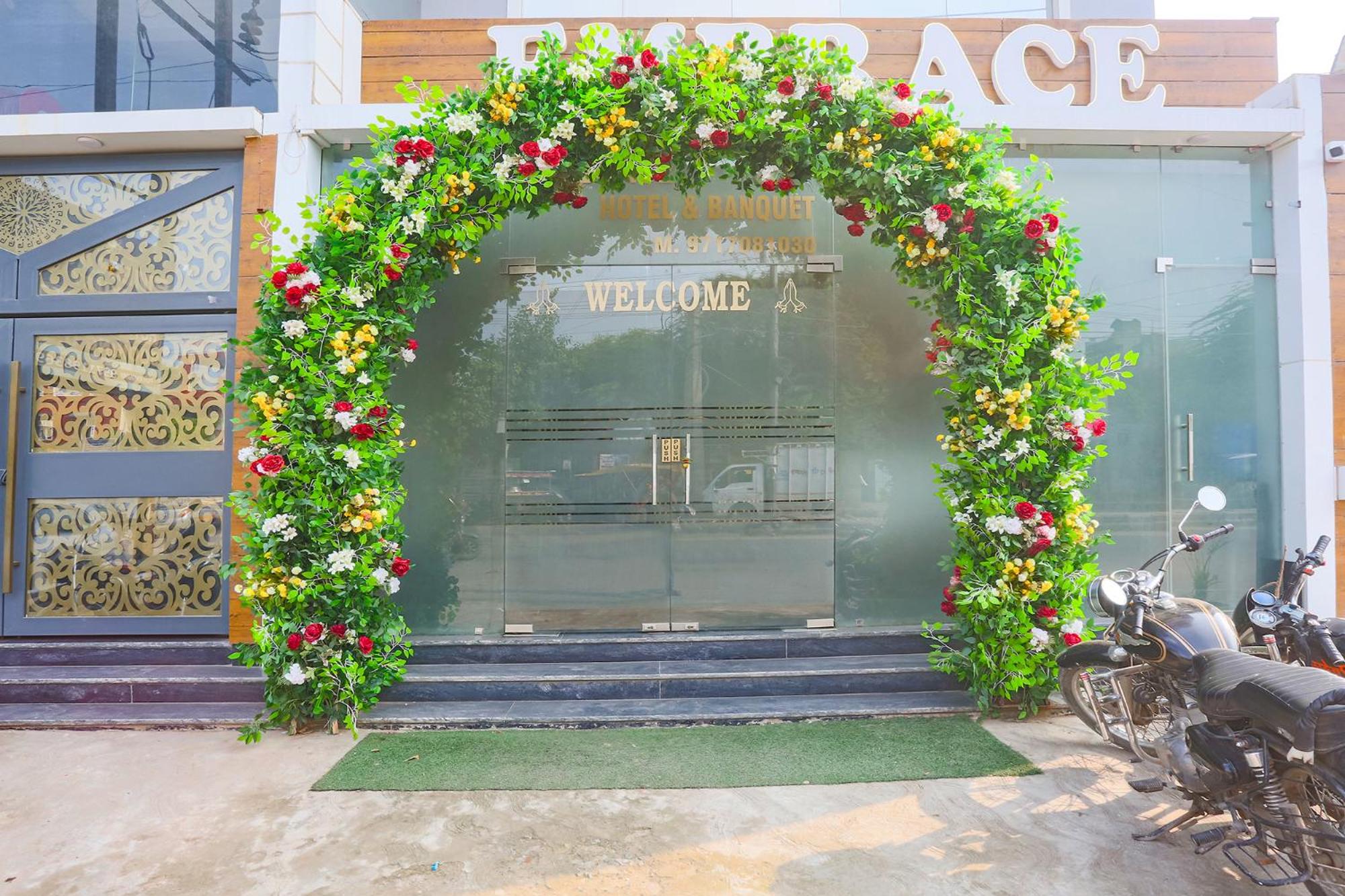 FabHotel Embrace