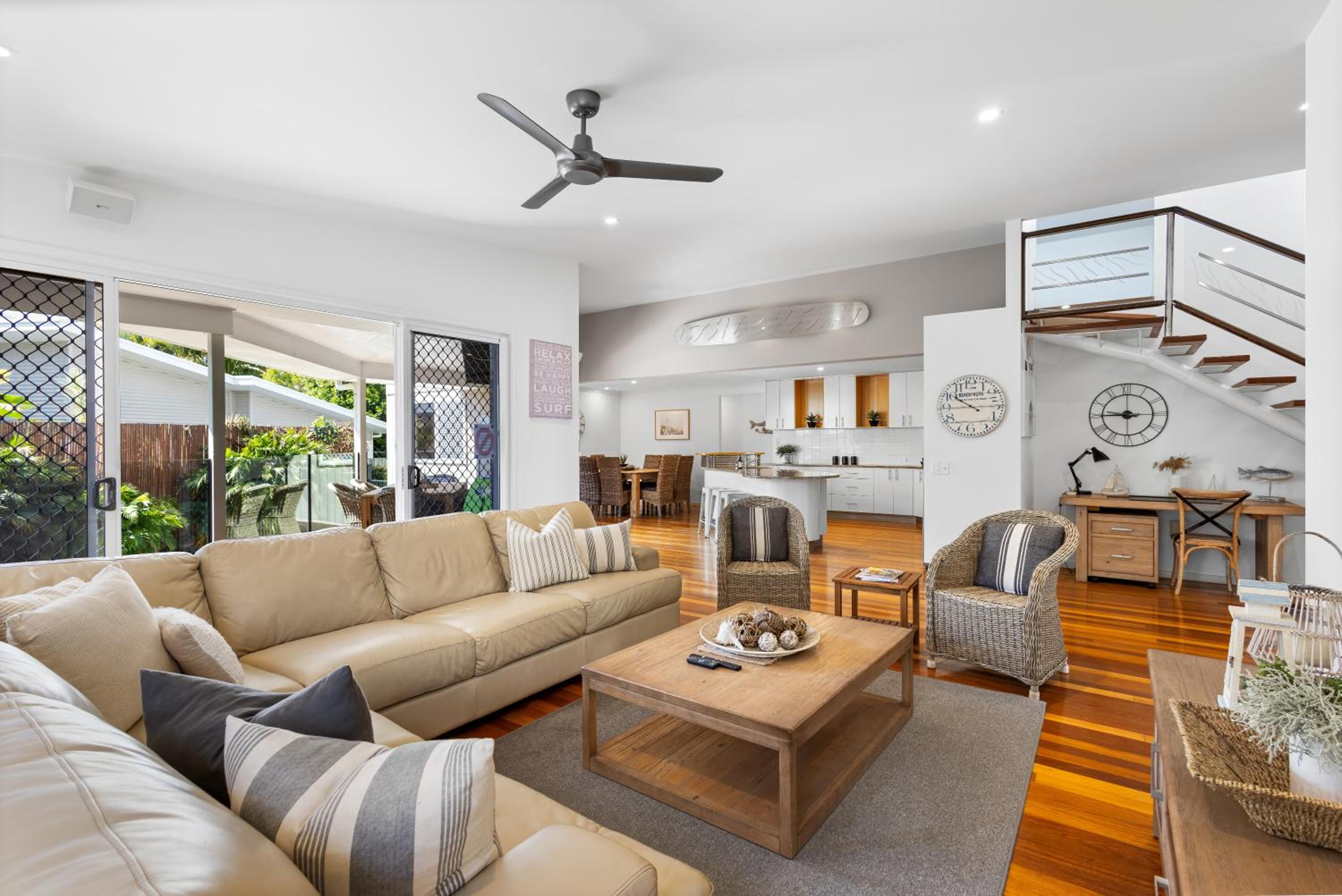 Beecheyana North - Beach Villa with heated pool