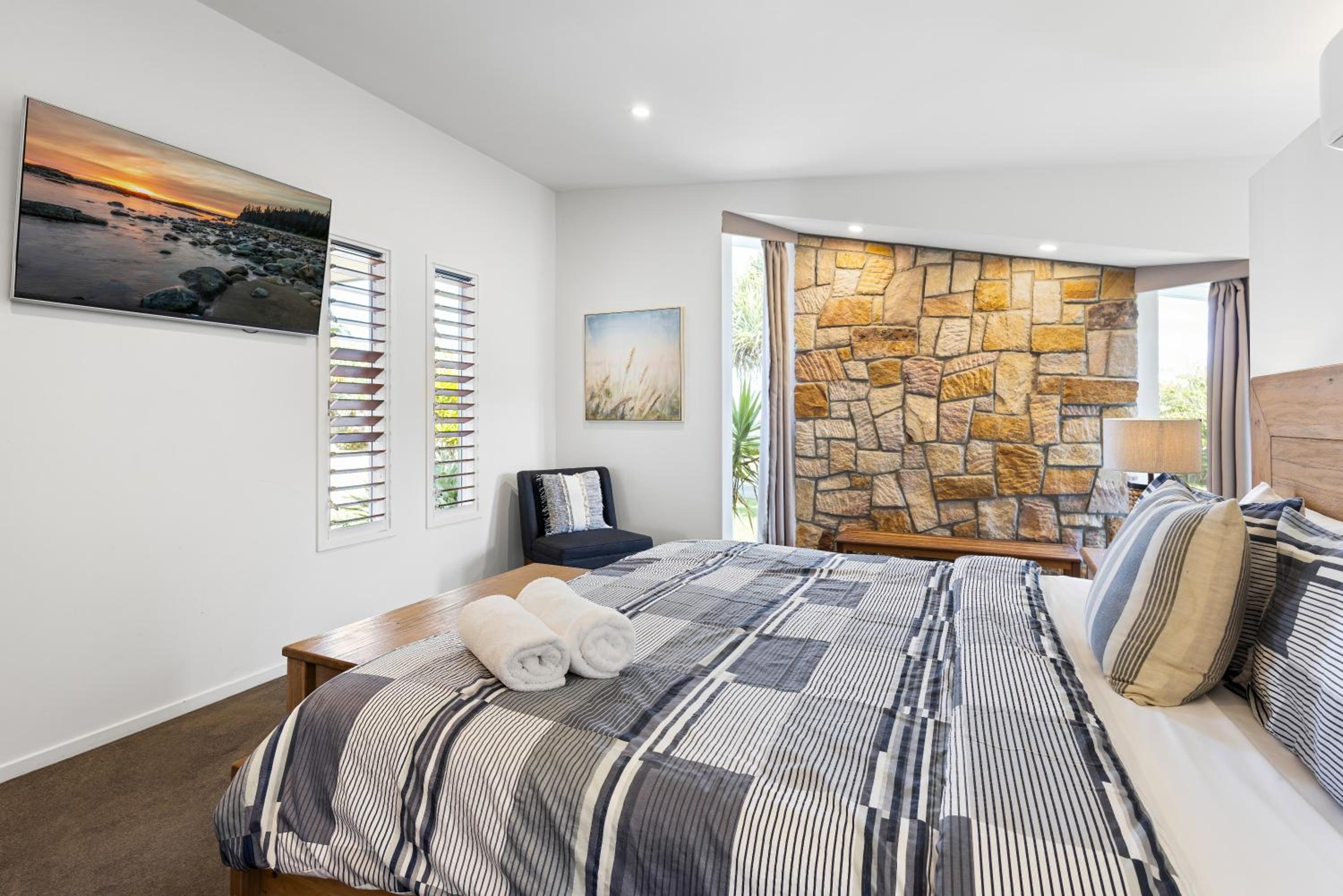 Beecheyana North - Beach Villa with heated pool
