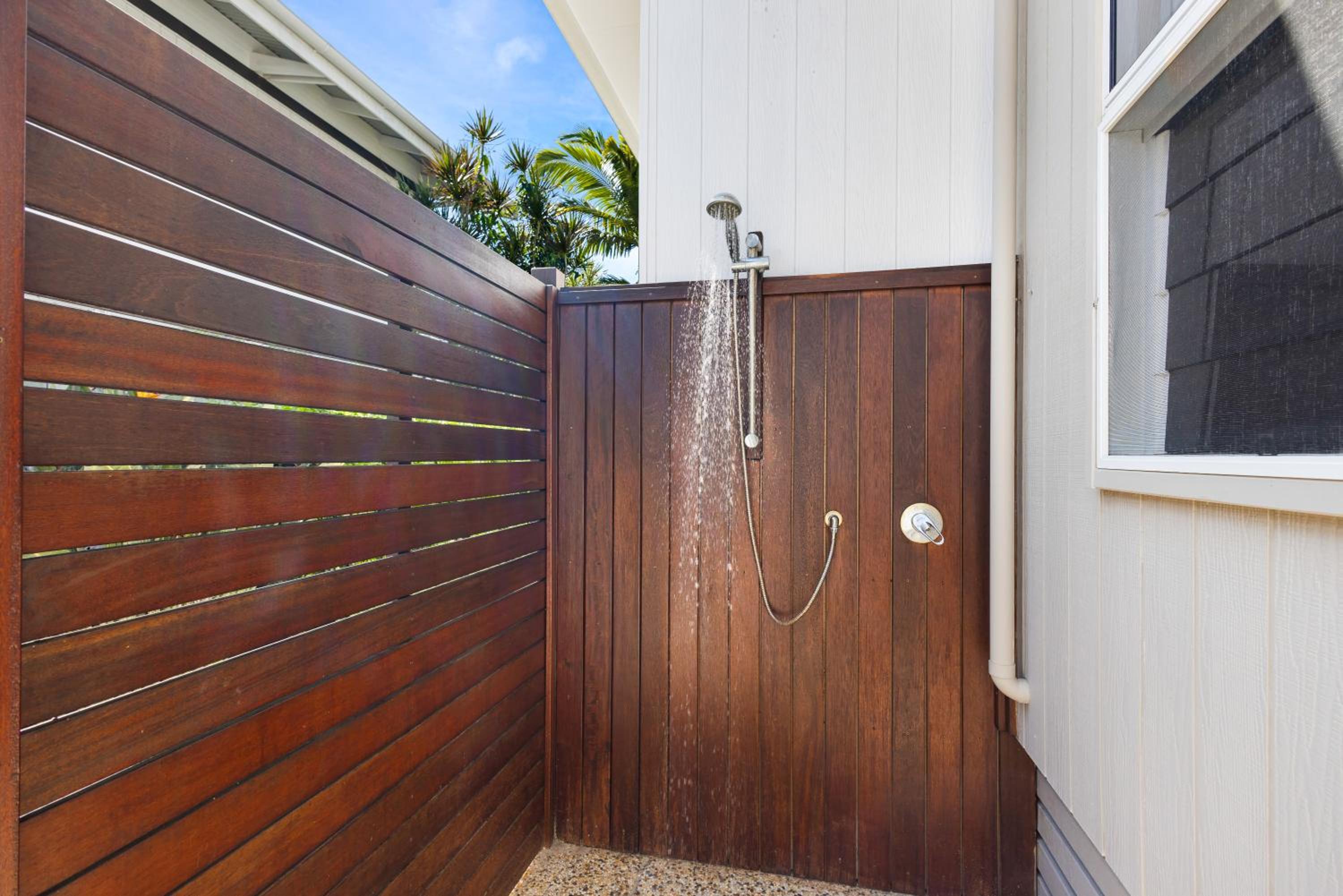 Beecheyana North - Beach Villa with heated pool