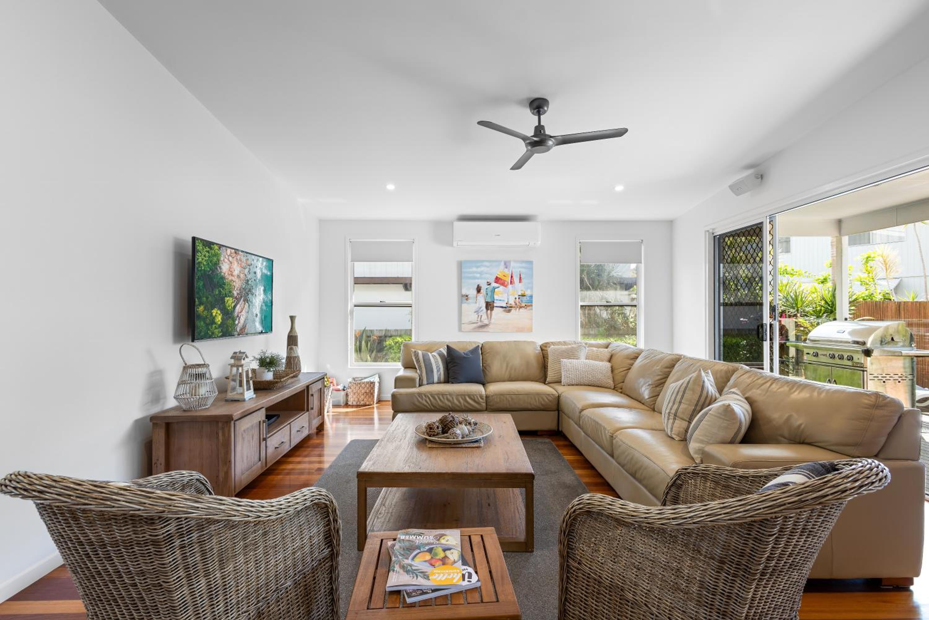 Beecheyana North - Beach Villa with heated pool